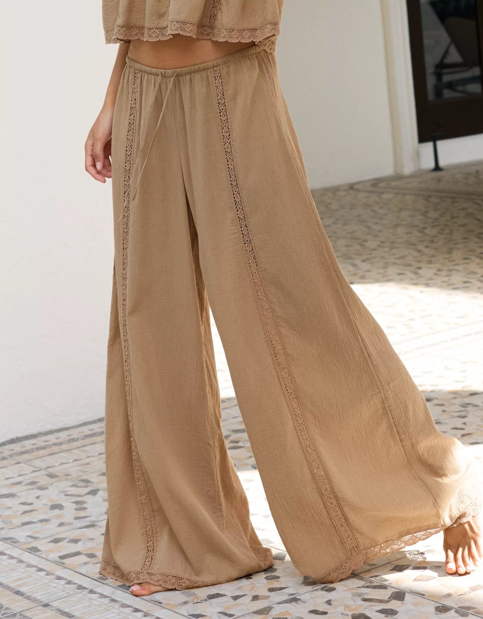 New Aerie matching sets for spring and summer 🌊☀️🏝️
Beach vacation outfits 
Beach vacation 
Summer outfits
Spring outfits 
Cotton pants 
Travel outfit

#LTKSeasonal #LTKFestival #LTKootd