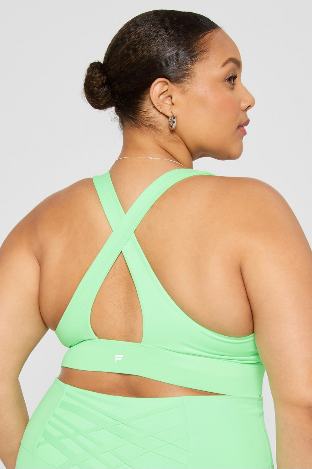 Oasis Twist Medium Impact Sports Bra | Fabletics