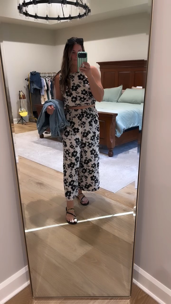 Welcome friends 💕 sahm of 3 here sharing all the chaos with a little bit of flare 😉 

#momlife #lifeandstyleblogger #casualstyle #momstyle #amazonfashionfinds