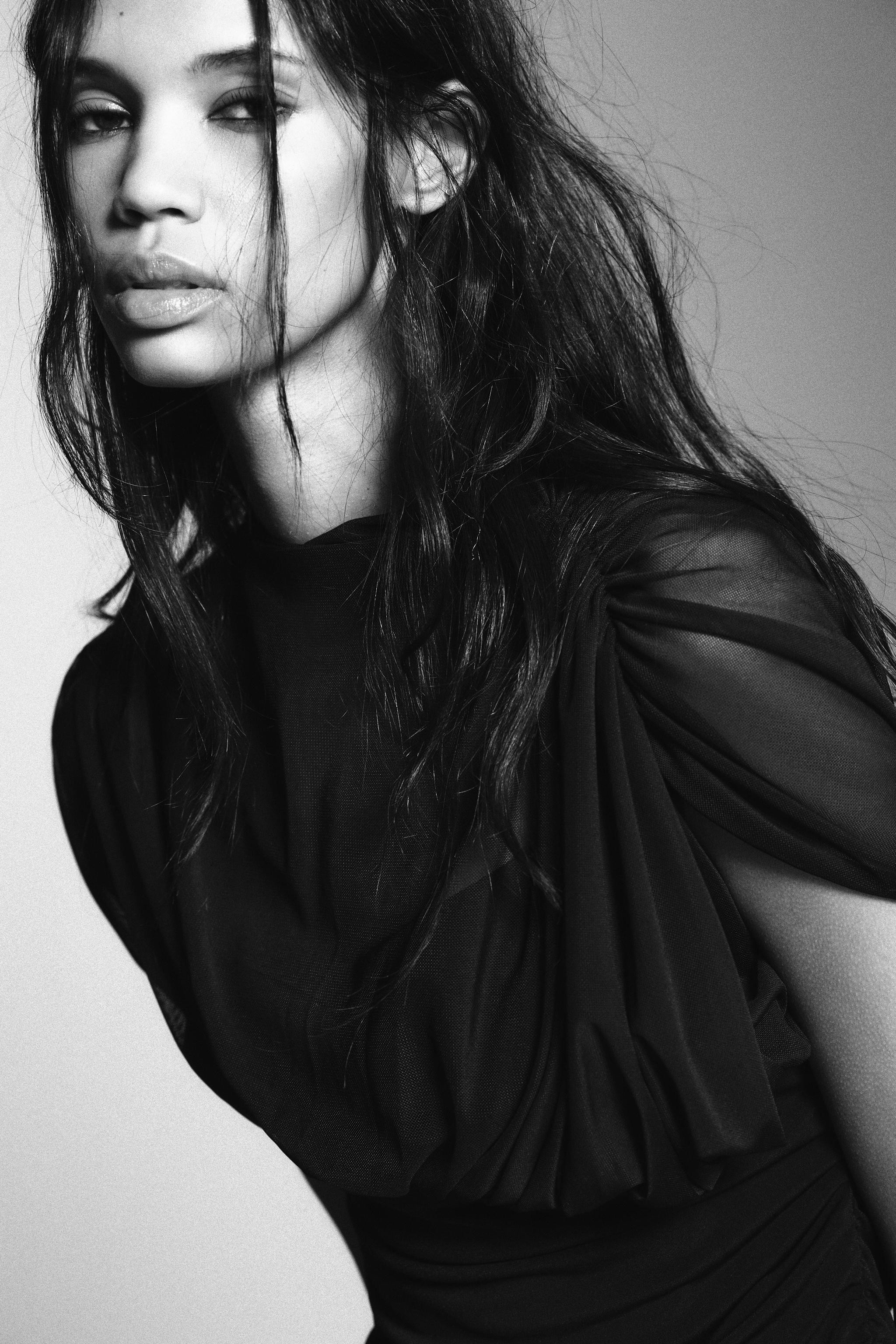 DRAPIERTES MIDIKLEID MIT MATERIALKOMBINATION | Zara DE