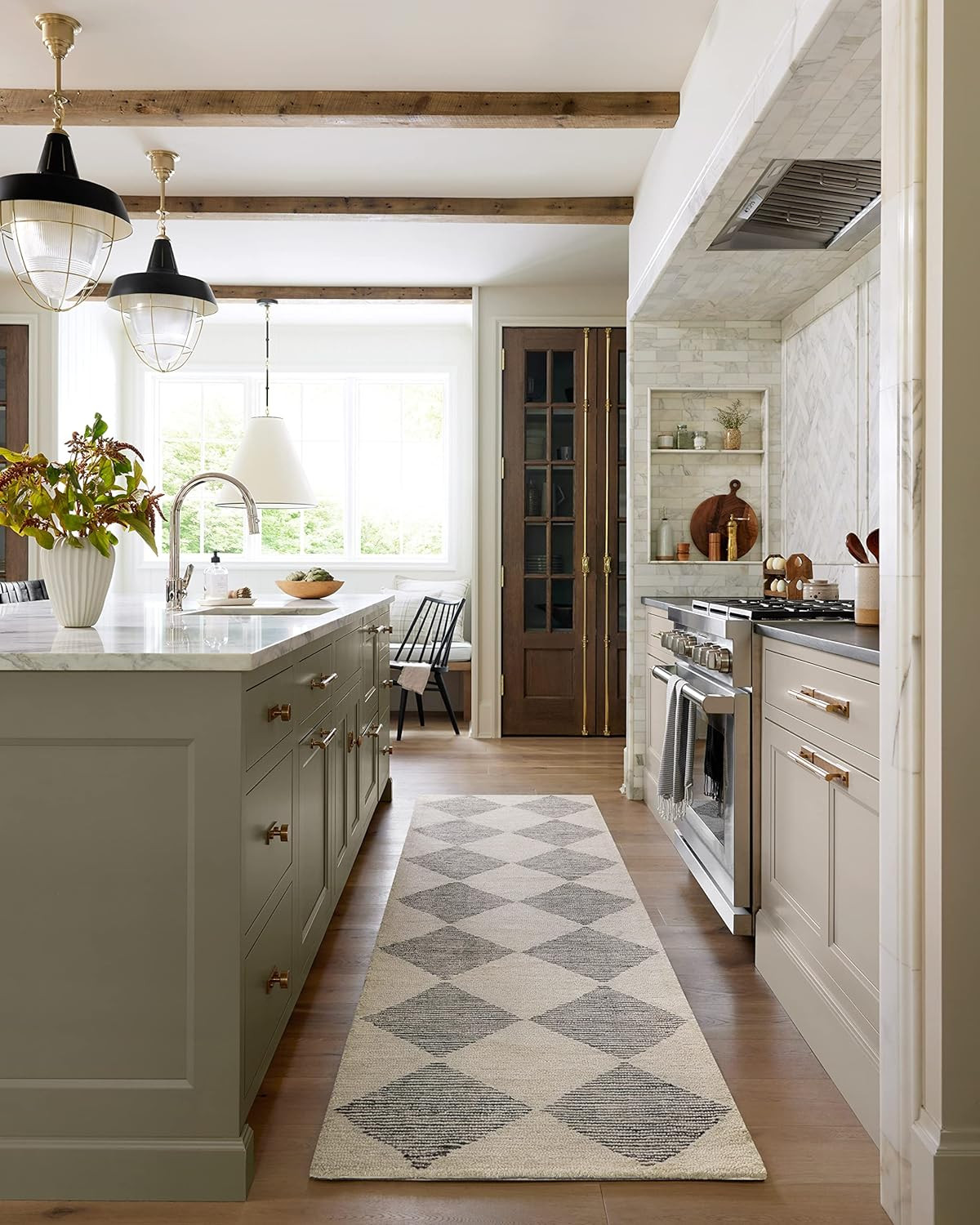 Chris Loves Julia x Loloi Francis Collection FRA-01 Beige / Charcoal 2'-6" x 9'-9" Runner Rug | Amazon (US)