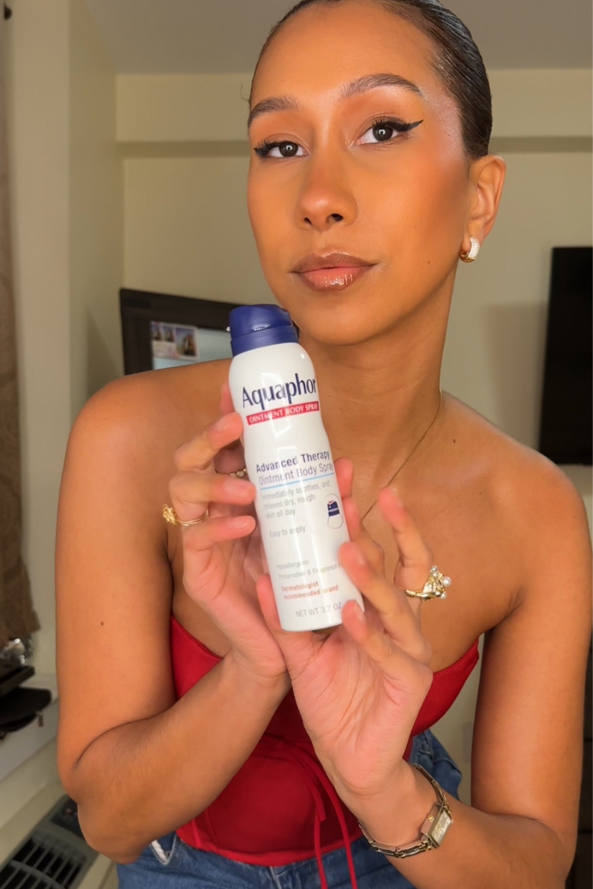 I love how my skin looks glowy and moisturized after spraying this on! So good ✨

#LTKBeauty #LTKGiftGuide
