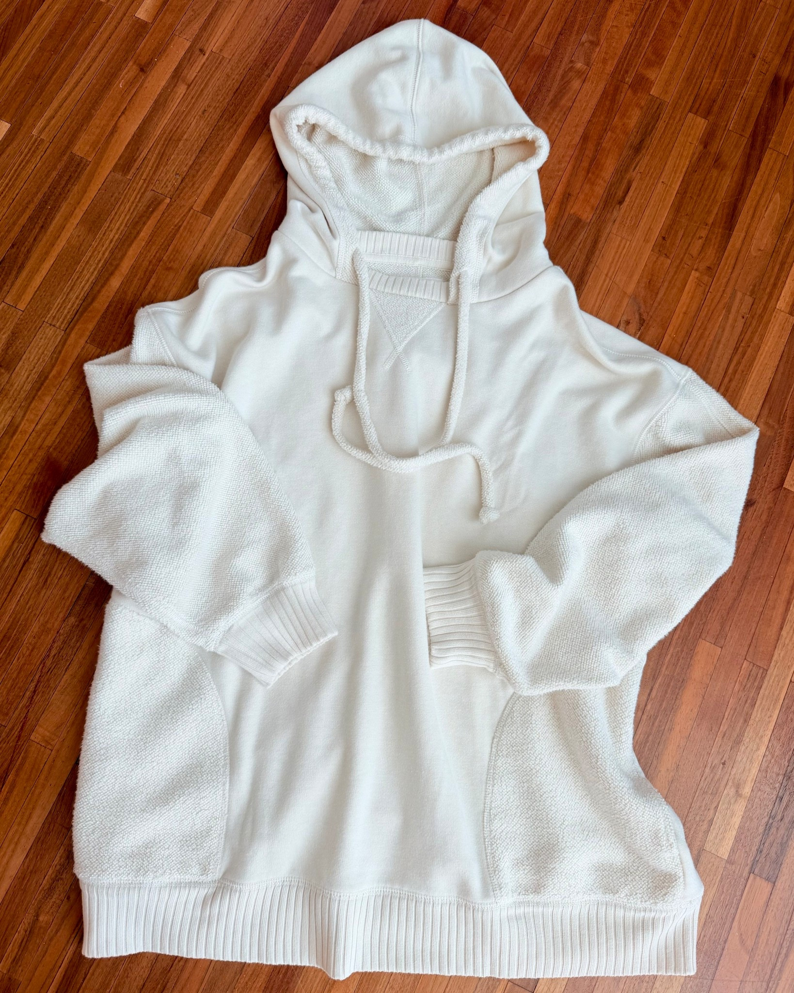 🔥 Aerie has lost its mind! Up to 60% off just dropped and it’s SO GOOD! My new cozy hoodie that I’m planning to live in is $25! It’s very oversized, my M is very roomy and I’m usually a M or L depending on brand (M typically at Aerie). Plus $29 Tres Chic, $35 Oh Snap, $25 Sherpa Henley,  $20 Leggings & Sports Bras + more! 

#LTKFindsUnder50 #LTKActive #LTKSaleAlert