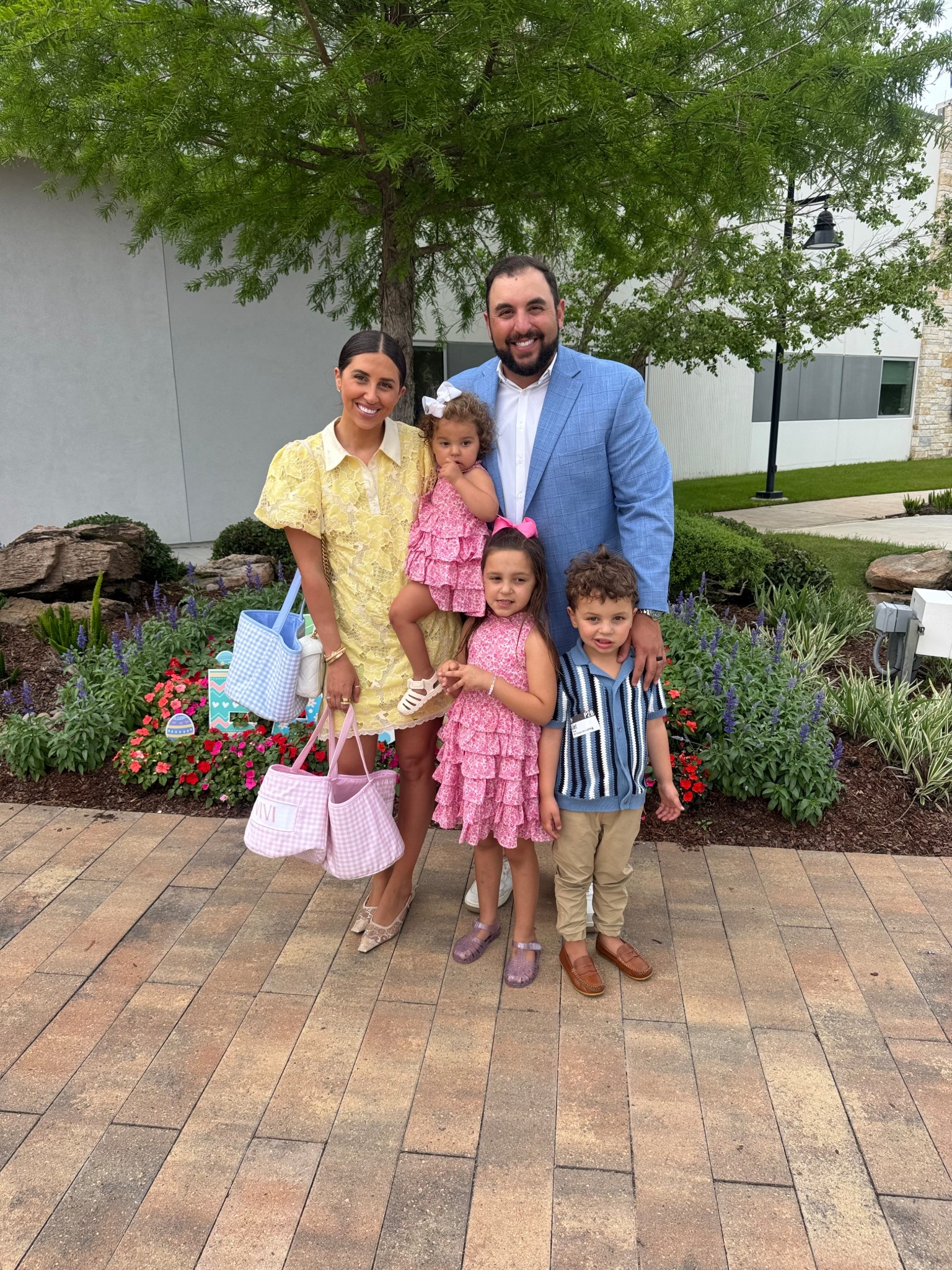 Dress: small

Easter outfits! This dress I got so many compliments on! If you have any events coming up it’s comfy and so pretty