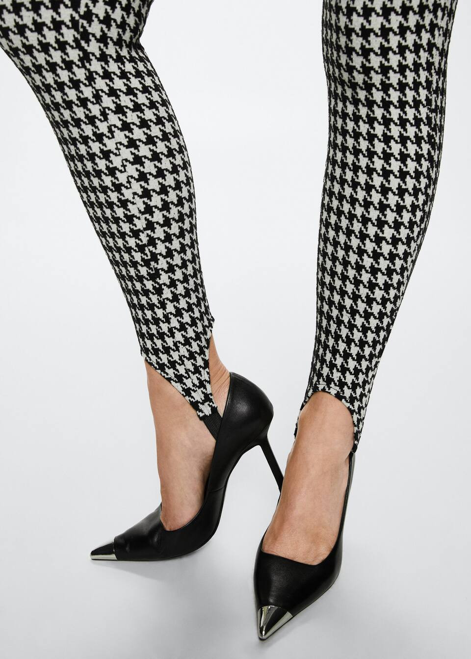 Search: houndstooth trousers (13) | Mango USA | MANGO (US)