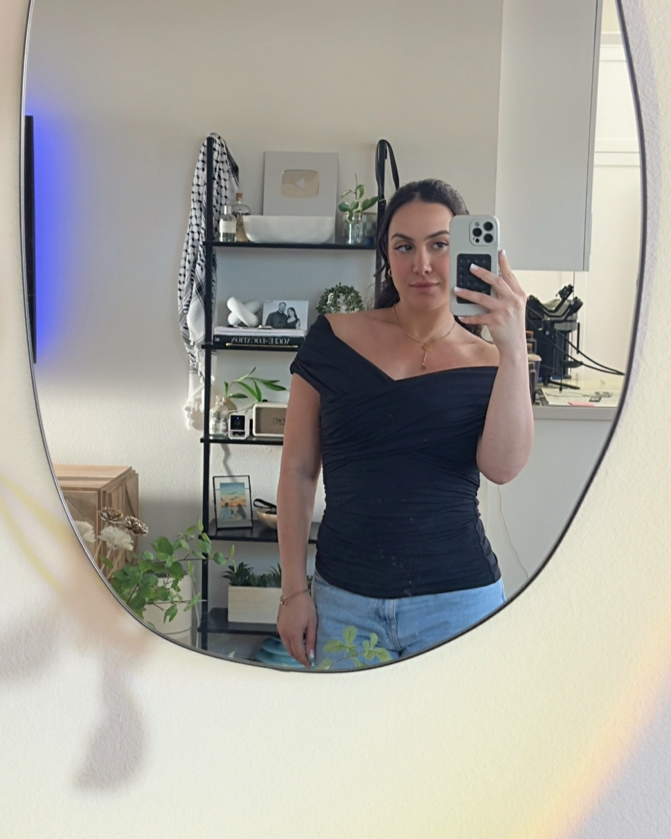 Off the shoulder ruched wrap top from Abercrombie 💫 