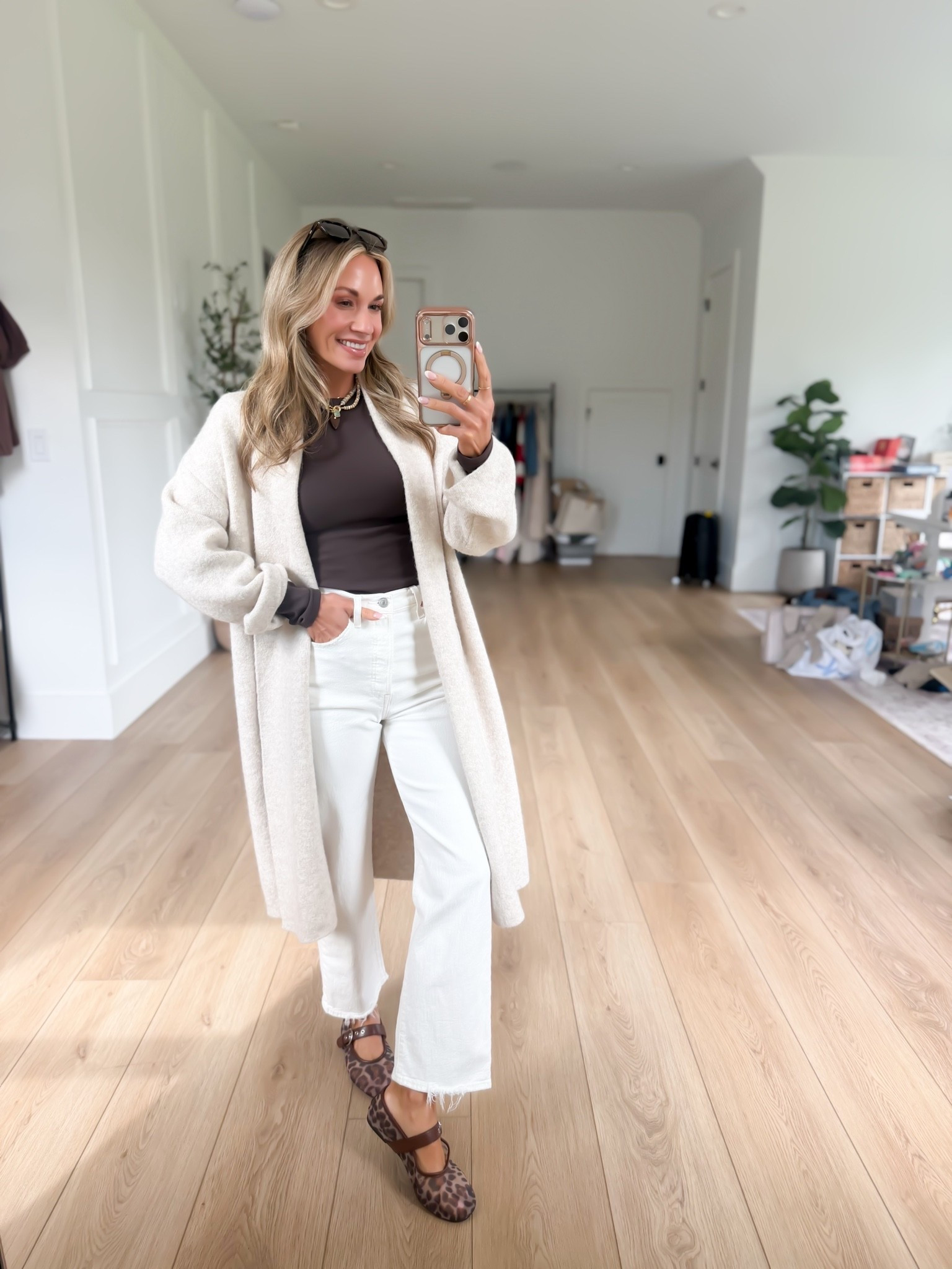 my favorite Levi jeans paired with the softest cardigan 🍂

#LTKSeasonal #LTKPetite #LTKootd