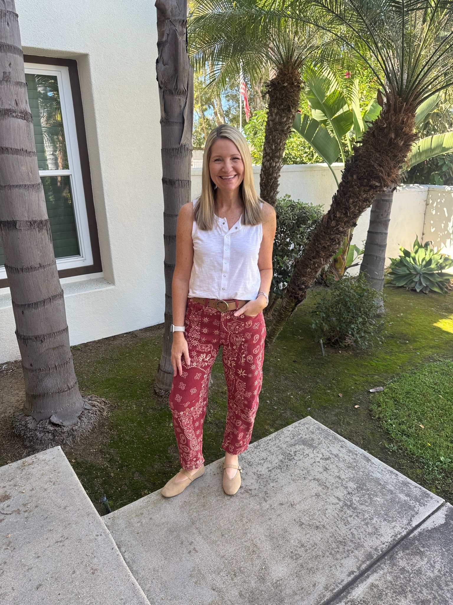 Friday Finds! It is rare that an Amazon ad grabs my attention but as soon as I saw these barrel jeans, I couldn’t get them out of my head. They are giving Free People vibes at a much better price point. And I can attest that the quality is really good too. They come in multiple color options. 

My Target tank is almost sold out but I linked another option.

#LTKootd #LTKOver40 #LTKmomlife