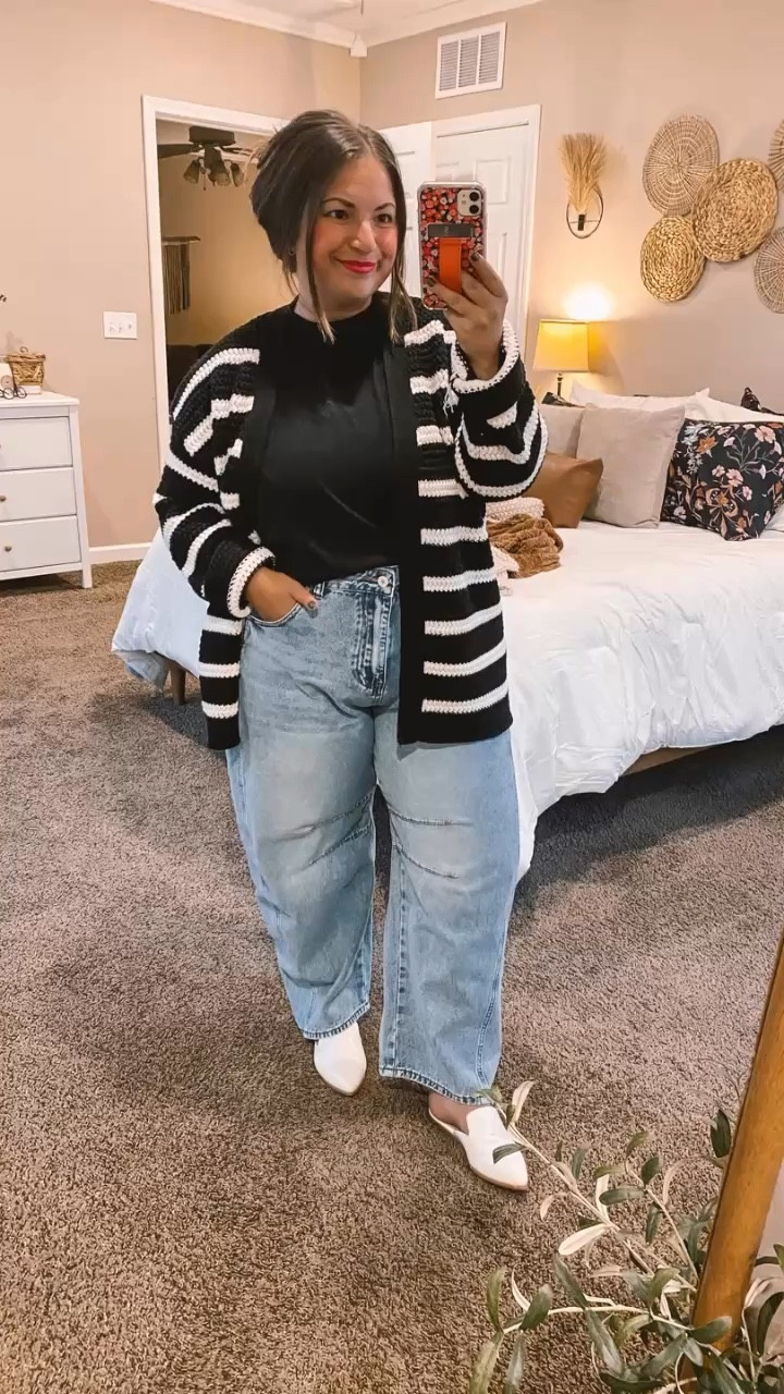 Black and white never goes out of style! A black and white cardigan is great for layering. The classic colors match everything, making it easy to style lots of different ways. 🖤🤍
mules: fit true to size // wearing a 5
jeans: fit true to size // wearing a 14
muscle tee: fits true to size // wearing a large
cardigan: fits true to size // wearing a large 

 #LTKMidsize #LTKFindsUnder50 #LTKStyleTip