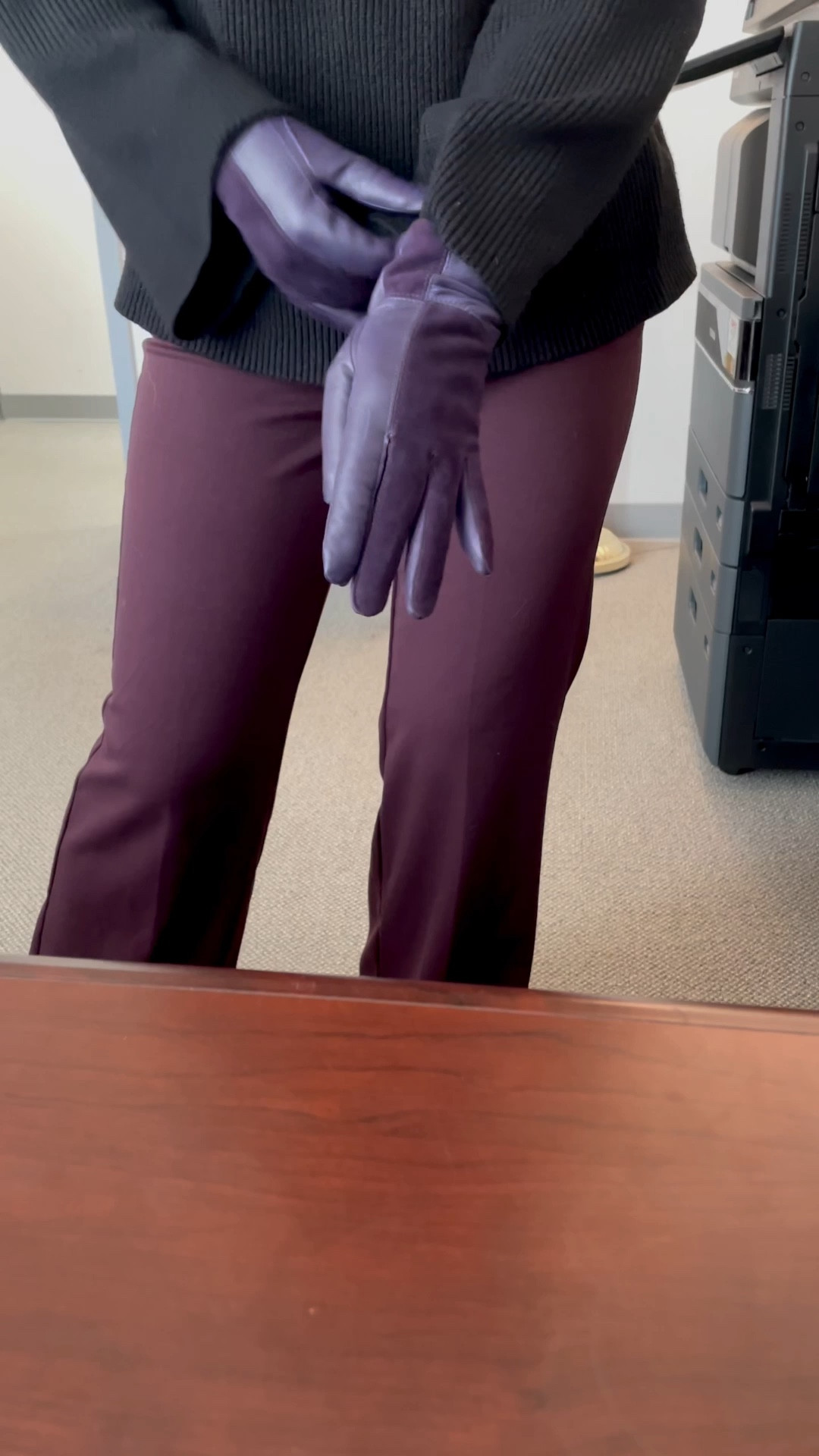 Women’s leather gloves with 50% cashmere and 50% wool are on sale in brown. Makes a great Christmas gift for mom 

#LTKFindsUnder100 #LTKSaleAlert #LTKGiftGuide