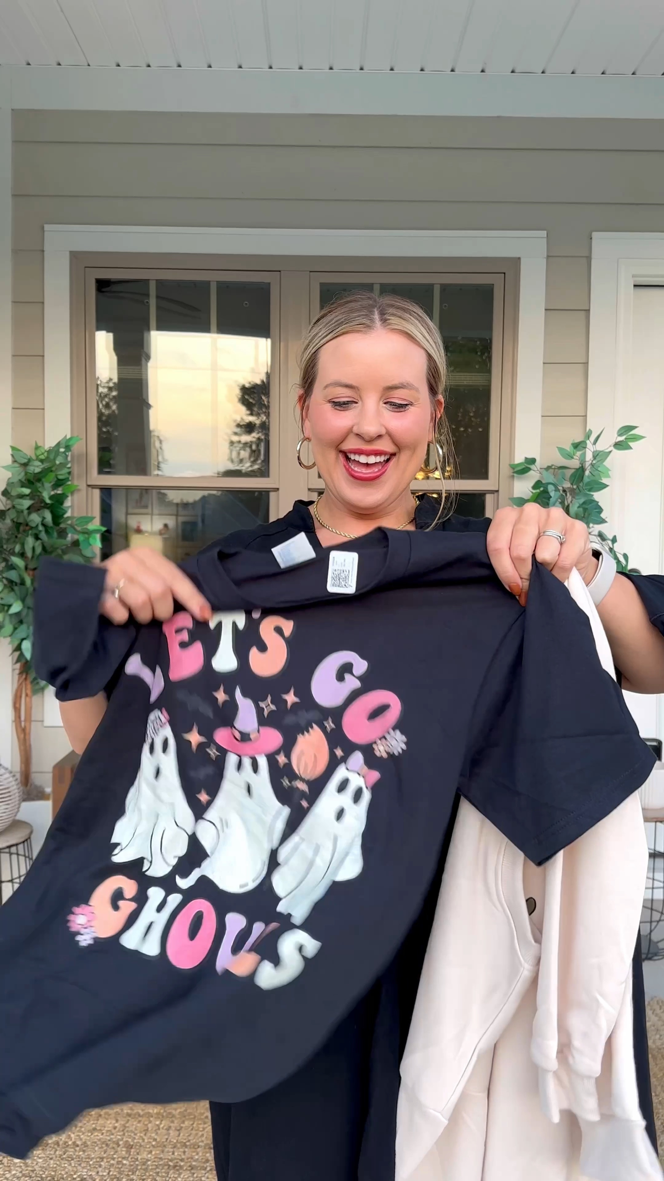 Amazon Halloween graphic tee. Amazon Halloween graphic sweatshirt. Halloween outfit. Sherpa belt bag, Amazon flare leggings. Ghost tee shirt. Graphic tees. Fall graphic tees. 

#LTKfindsunder50 #LTKSeasonal