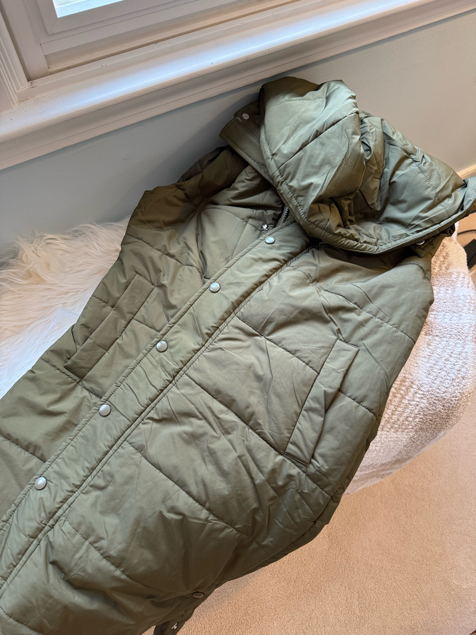 Amazon long length puffer vest with a removable hood
Olive green size medium

#LTKOver40 #LTKFindsUnder50 #LTKStyleTip