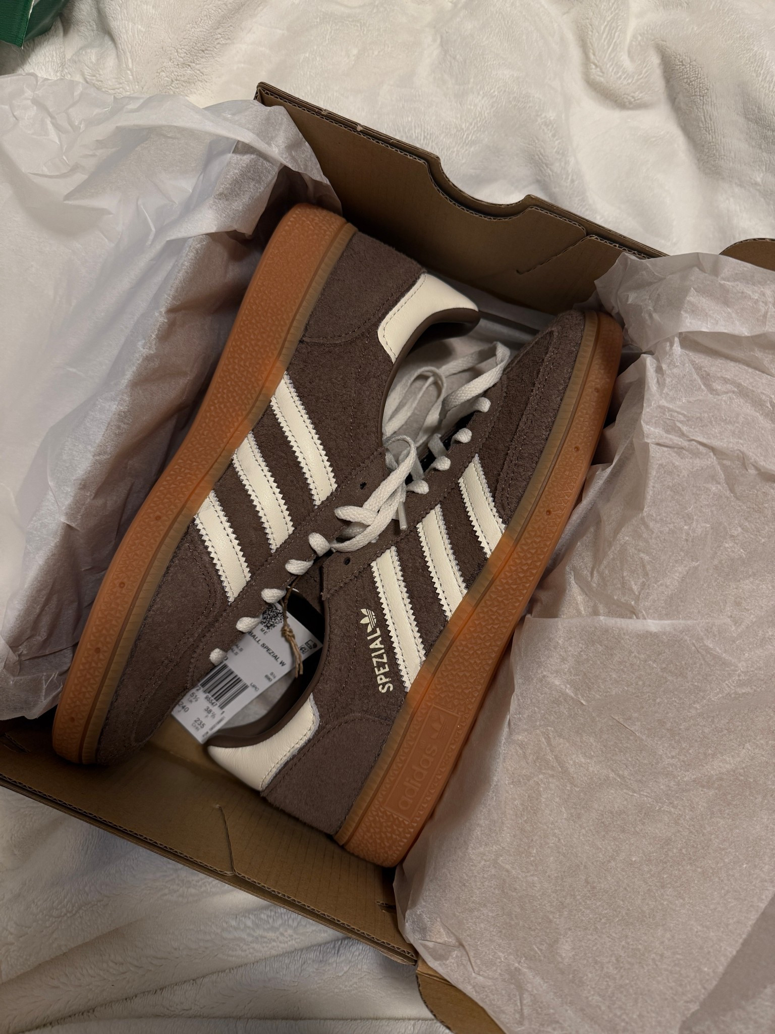 Perfect fall sneakers 🤎

#LTKActive #LTKHalloween #LTKSeasonal