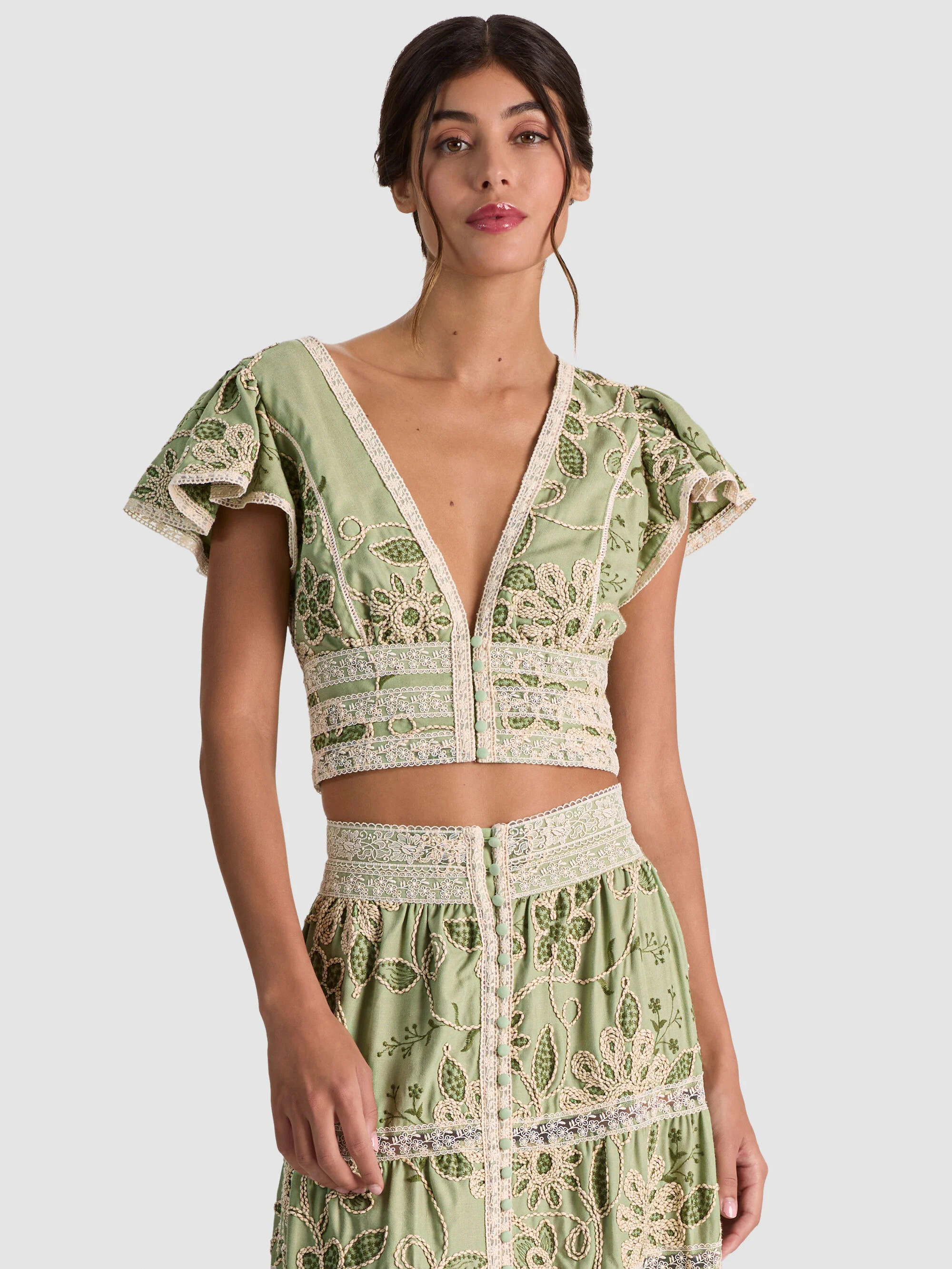 KEELEY EMBROIDERED FLUTTER SLEEVE TOP | Alice + Olivia