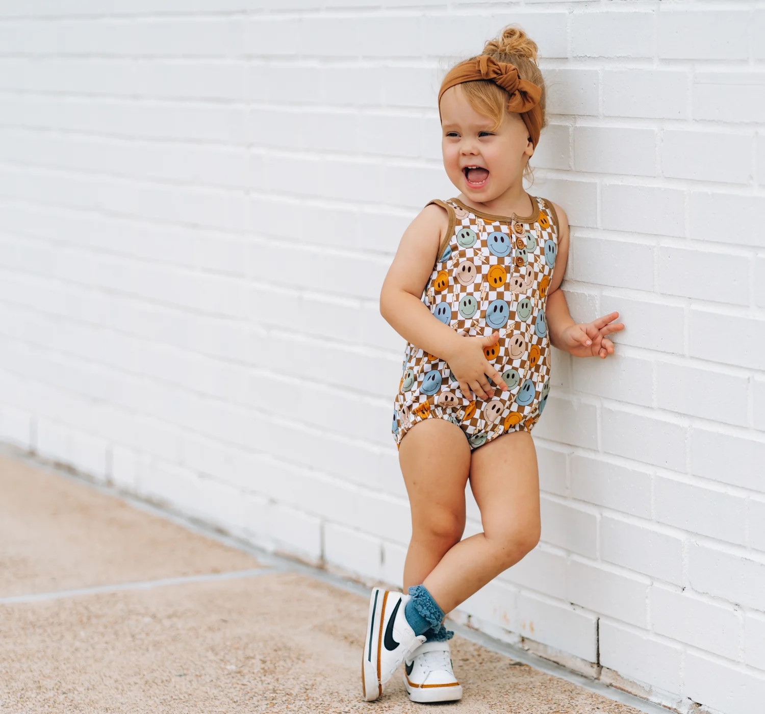 ORGANIC COTTON HENLEY ROMPER- Beige Happy Smiles | millie + roo