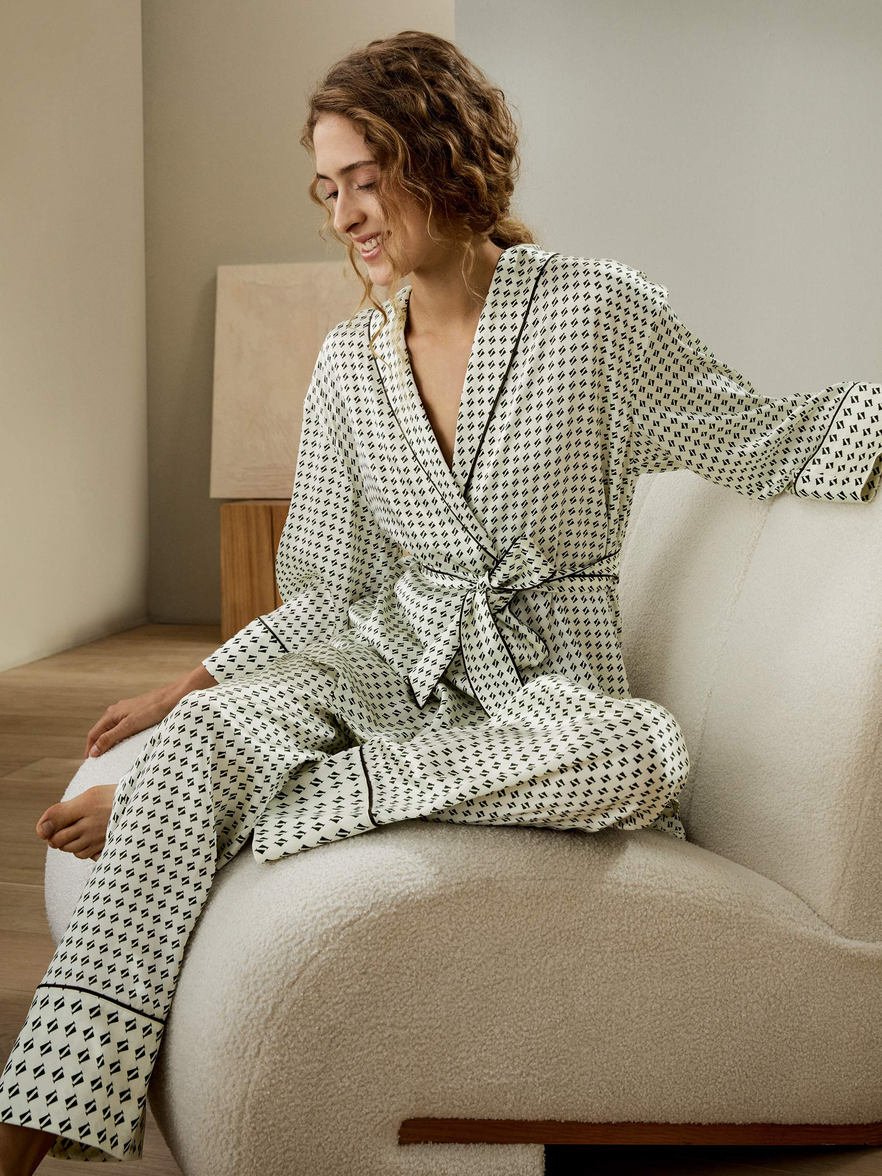 The Pena Robe With Pants | LilySilk