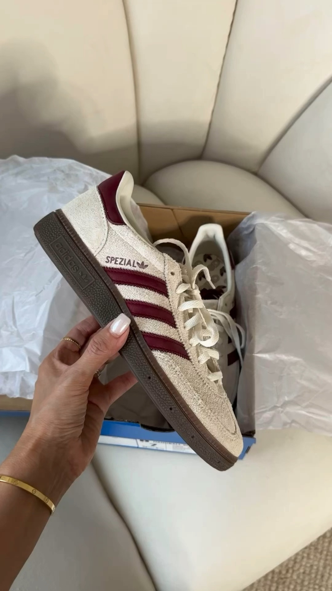 Adidas spezial dmeakers women ivory/ burgundy colors
Super comfortable 


#LTKGiftGuide #LTKHoliday #LTKWatchNow