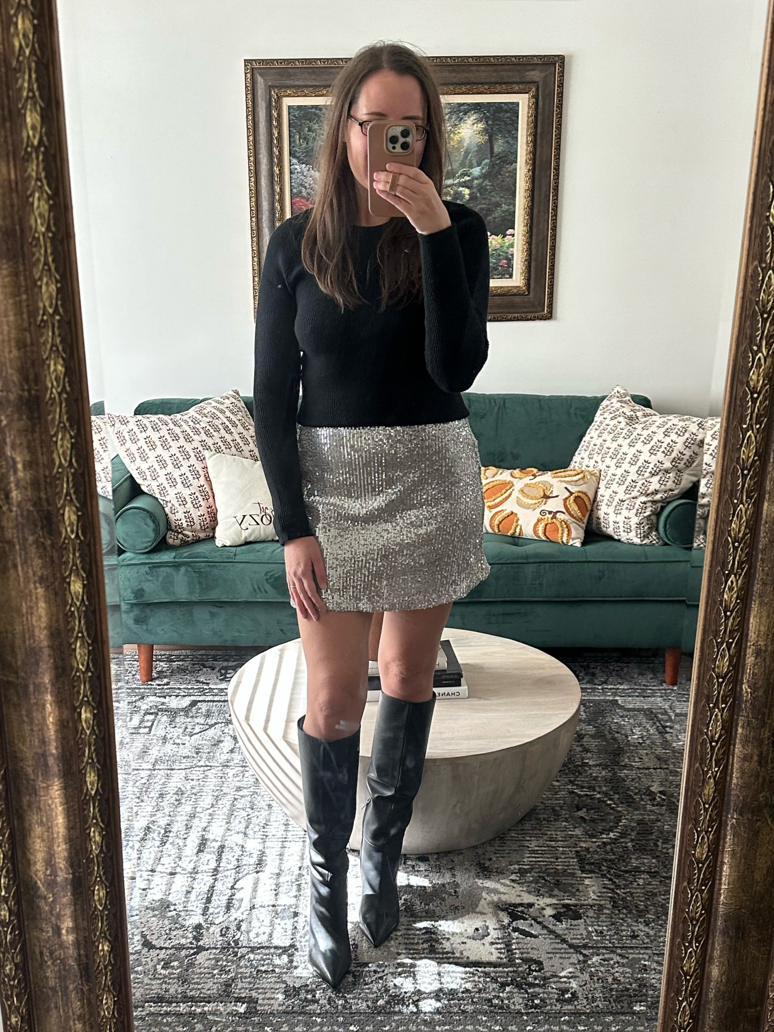 Holiday outfit

Sequin skort, knee high boots

#LTKHoliday #LTKfindsunder100 #LTKsalealert