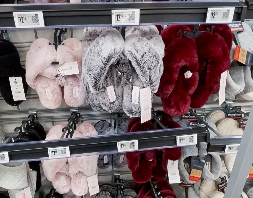 Slipper gift ideas starting at only $13! Cozy gifts, homebody gifts!
#walmart #walmartgifts


#LTKGiftGuide #LTKHoliday #LTKselfcare