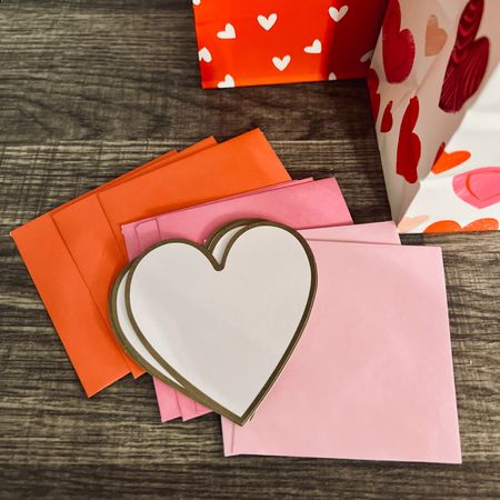 Cute mini cards for Valentine’s Day 



#LTKGiftGuide #LTKfindsunder50