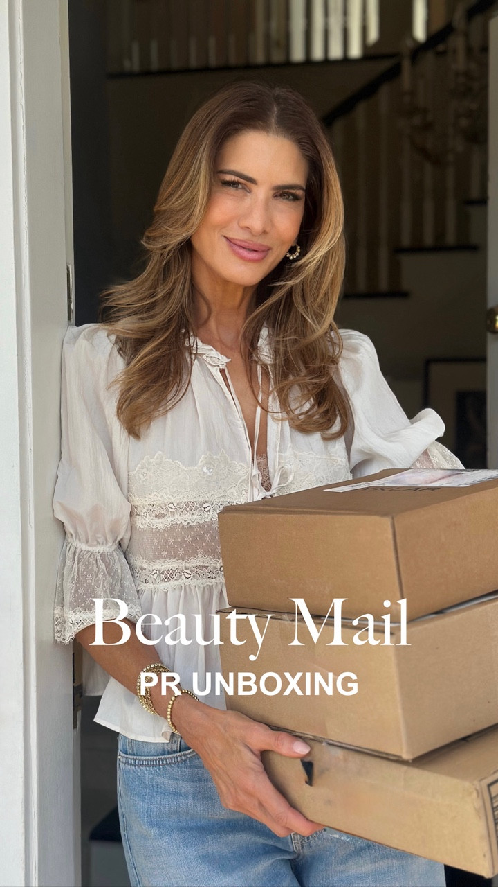 Beauty mail day 💌 Feeling so lucky — so many good goodies 🍀