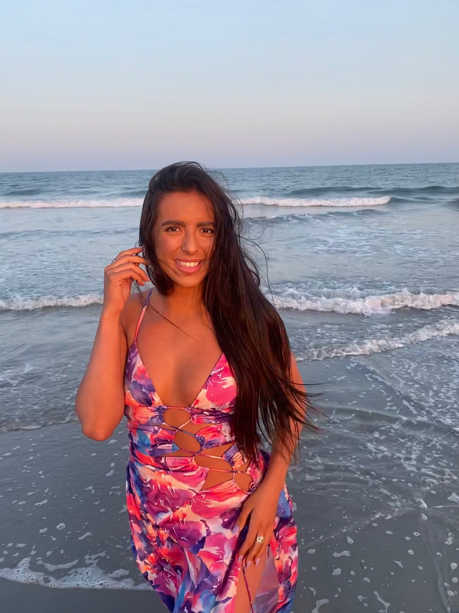 Maxi dress with thigh-high slit 💓

#LTKsalealert #LTKtravel #LTKSeasonal