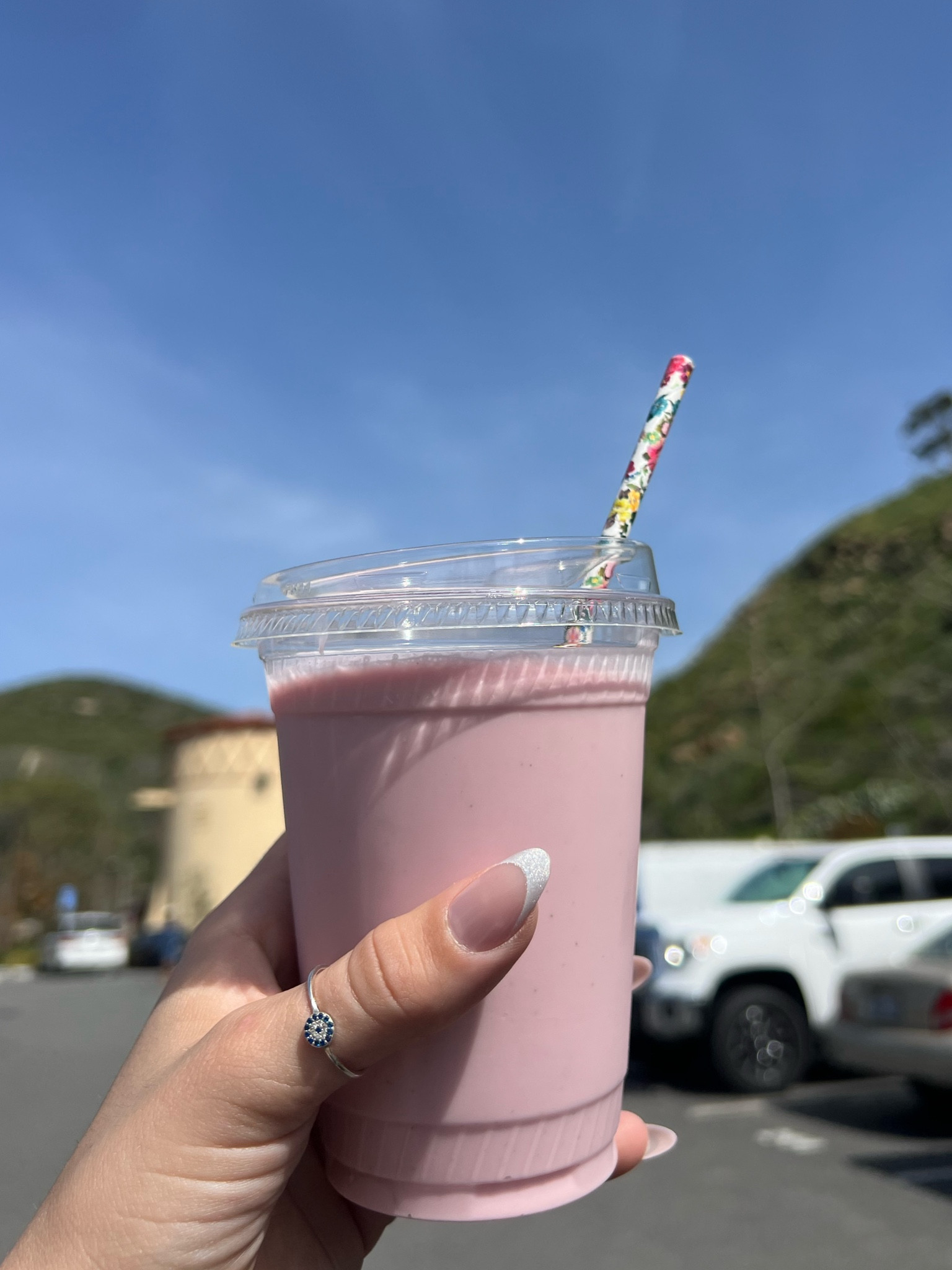 magnetic glitter press on nails 

#LTKbeauty #LTKstyletip