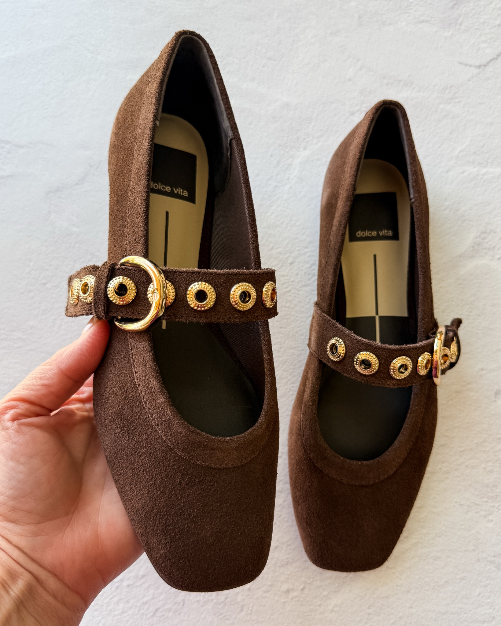 I just got in these new shoes from Dolce Vita and I am loving the buckle detail! So cute for fall.