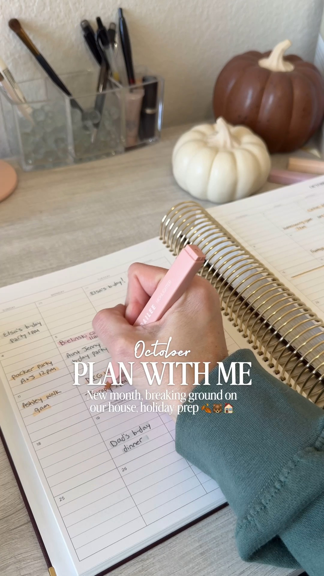 October plan with me! 🍂🤎

Cozy fall planning session and all my daily planning essentials! I love the Dailee daily planner and highlighter set!


Planner inspo, daily planning, weekly planning, plan my day, plan with me, day in my life, fall day, cozy fall