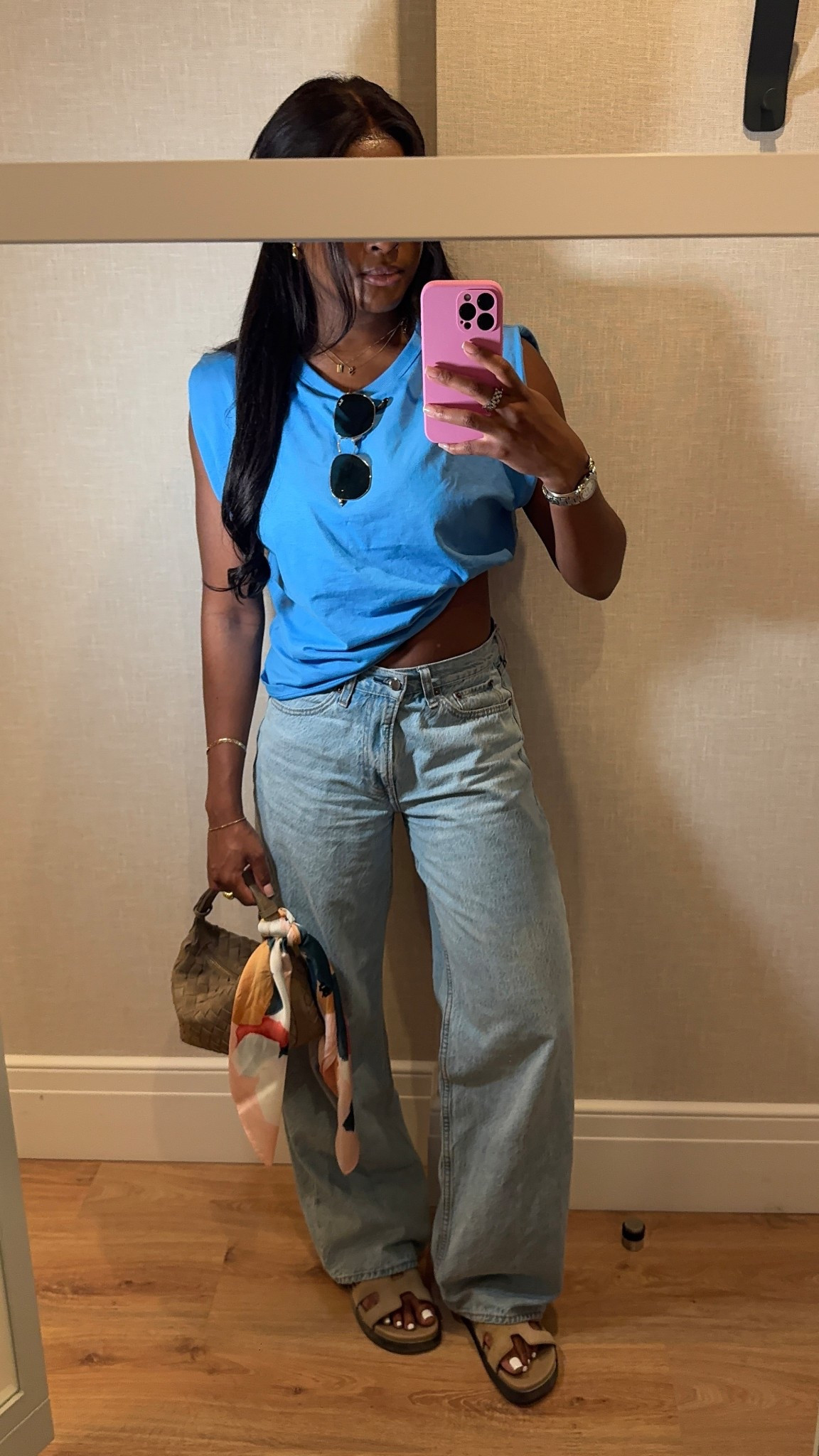 cute and basic summer outfit!

#ootd #summeroutfit #cuteoutfit #simpleoutfit #basicoutfit #eurosummer

#LTKShoeCrush #LTKItBag #LTKStyleTip
