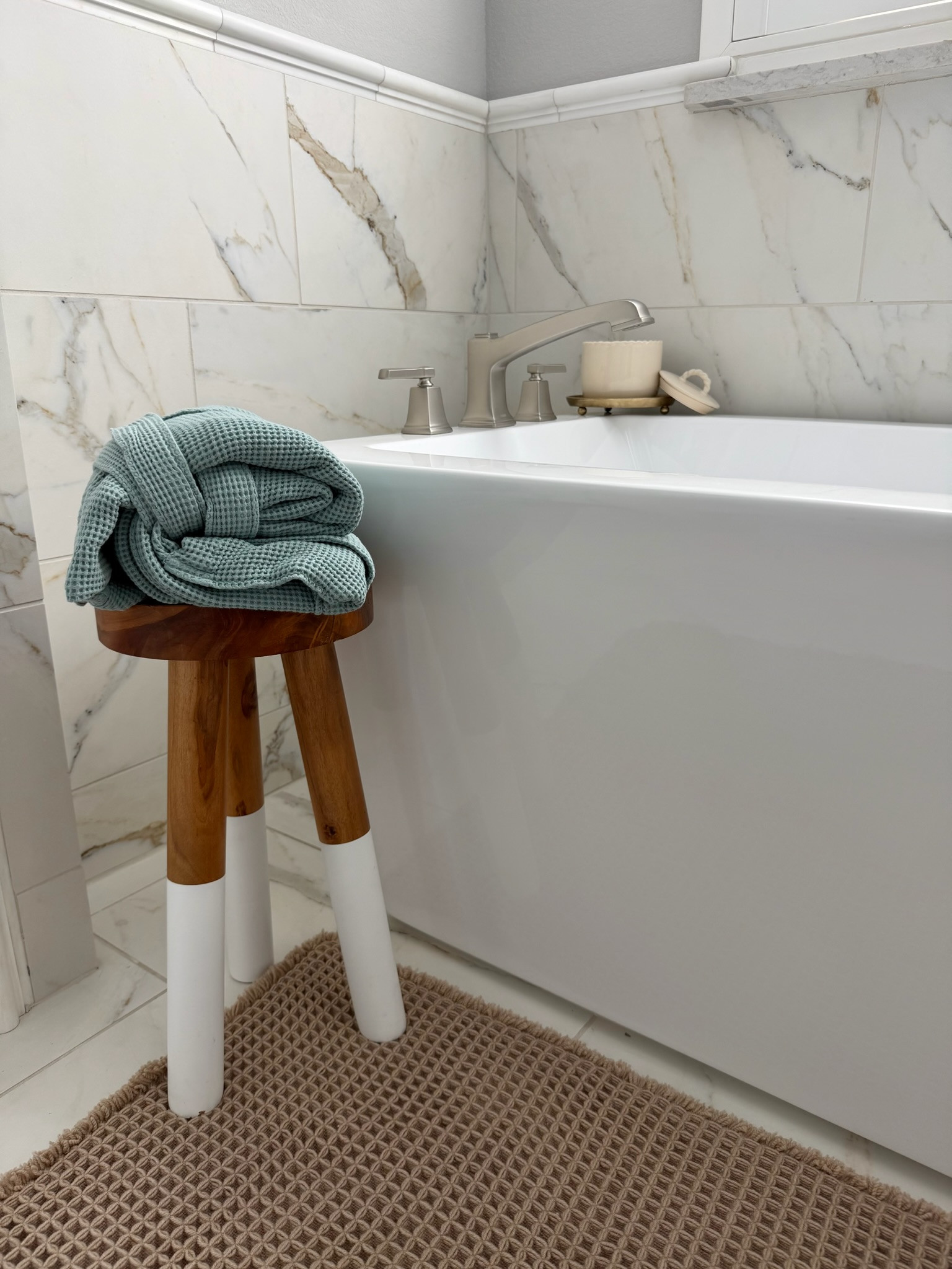 My everyday robe that I LOVE! Lightweight, soft, washes so well, and finished with the perfect waffle texture. It comes in 3 colors! ✨Use code HOME35 for 35% off site wide! I’m also linking my favorite towels!! @Cariloha 

 

#LTKselfcare #LTKSeasonal #LTKHome