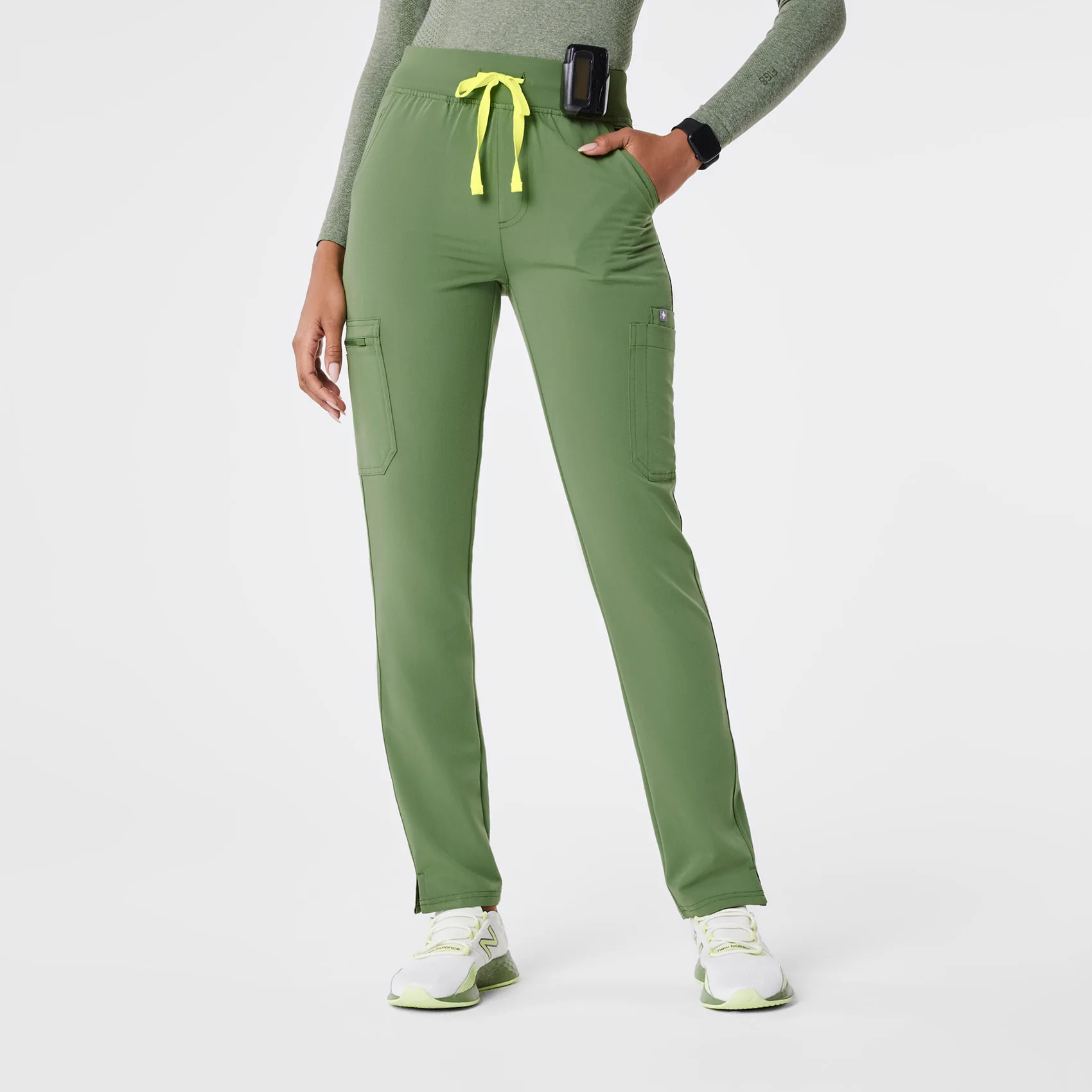 Women’s High Waisted Yola Skinny Scrub Pants™ - Fern · FIGS | FIGS