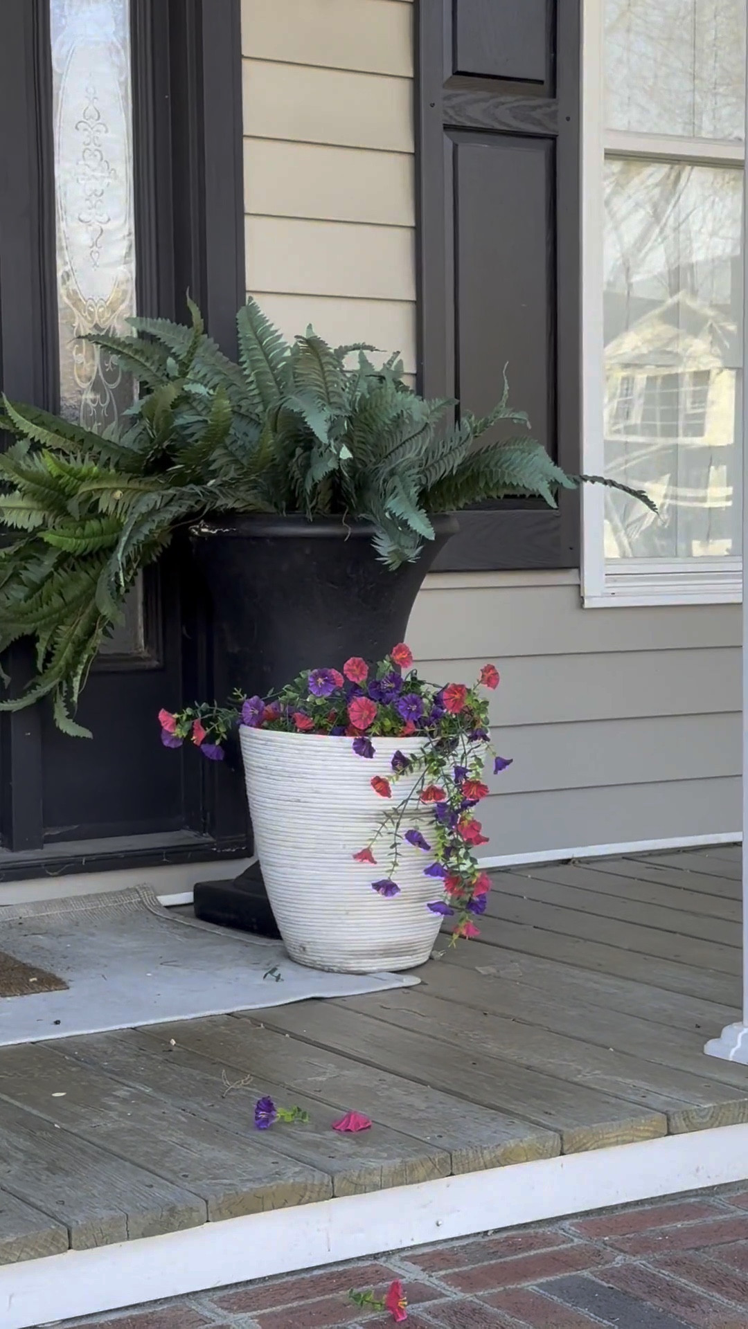 #fauxflowers #porchdecor #springflowers #artificialflowers

#LTKSeasonal #LTKHome #LTKSaleAlert