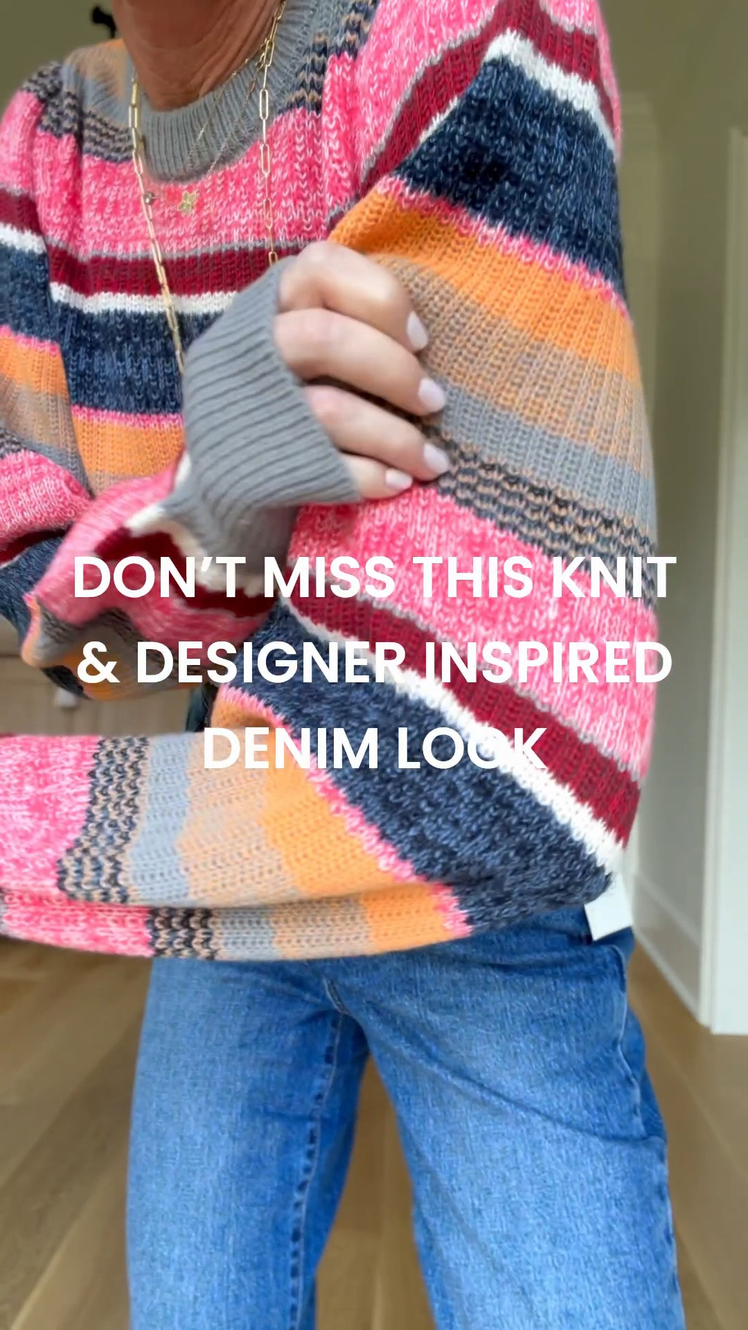 Size S in the sweater and 0 in the jeans, I sized down for a closer fit!
