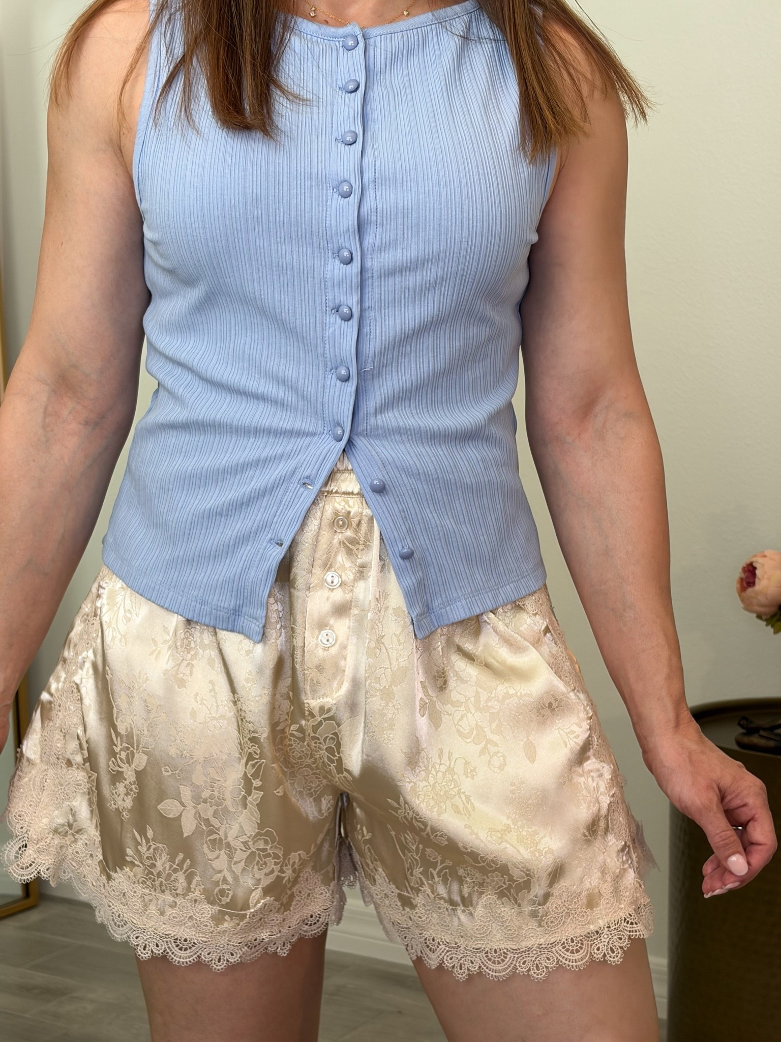 Beautiful satin shorts! They be perfect if there were pockets 😅

#LTKootd #LTKPetite #LTKOver40