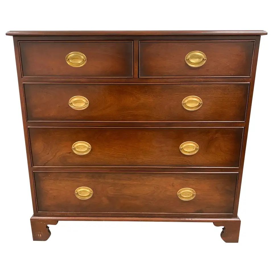 Federal Five-Drawer Mahogany Dresser Commode Chest of Drawers | 1stDibs