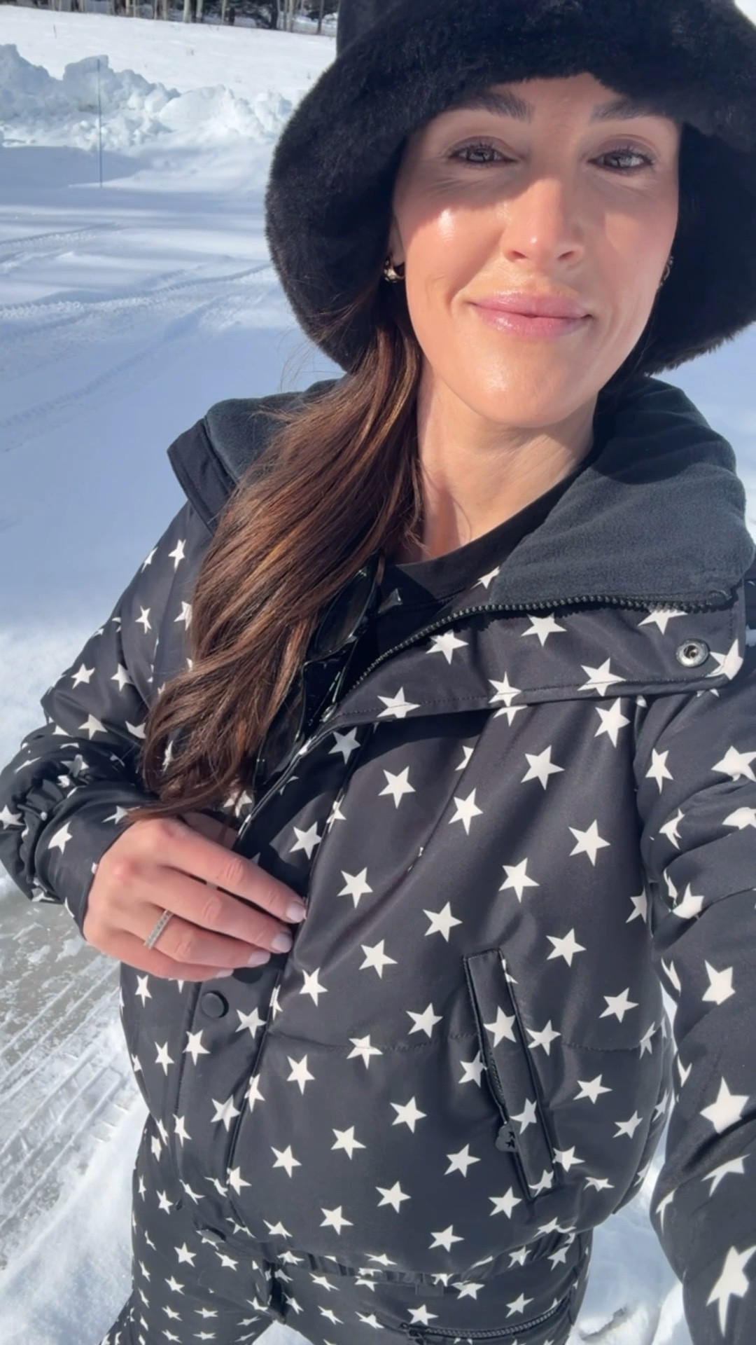 New star ski / snow outfit ❄️💫 wearing a small jacket and medium pants (run small). 

#LTKSeasonal