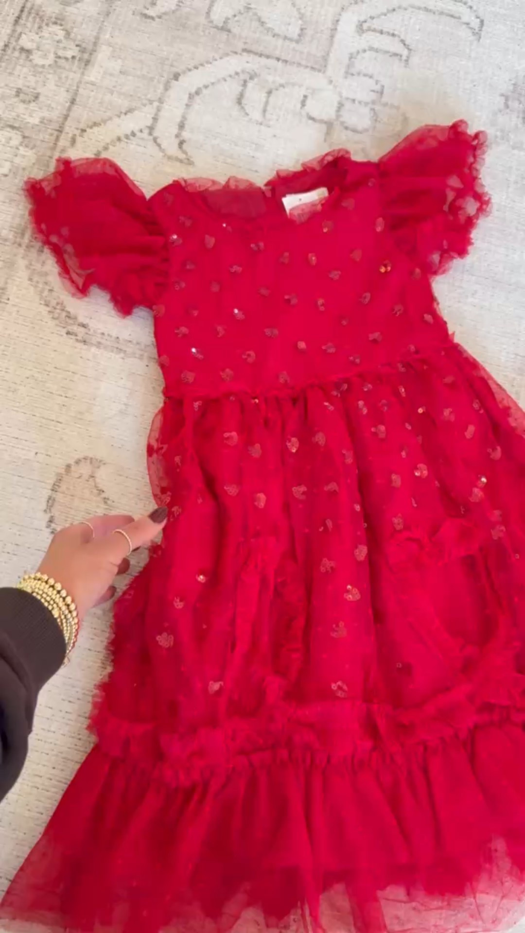 Such a gorgeous holiday dress for girls!! I have a feeling this one will sell out!

Seasonal holidays, girls, red dress tool affordable Mom favorites 

#LTKHoliday #LTKKids #LTKFamily
