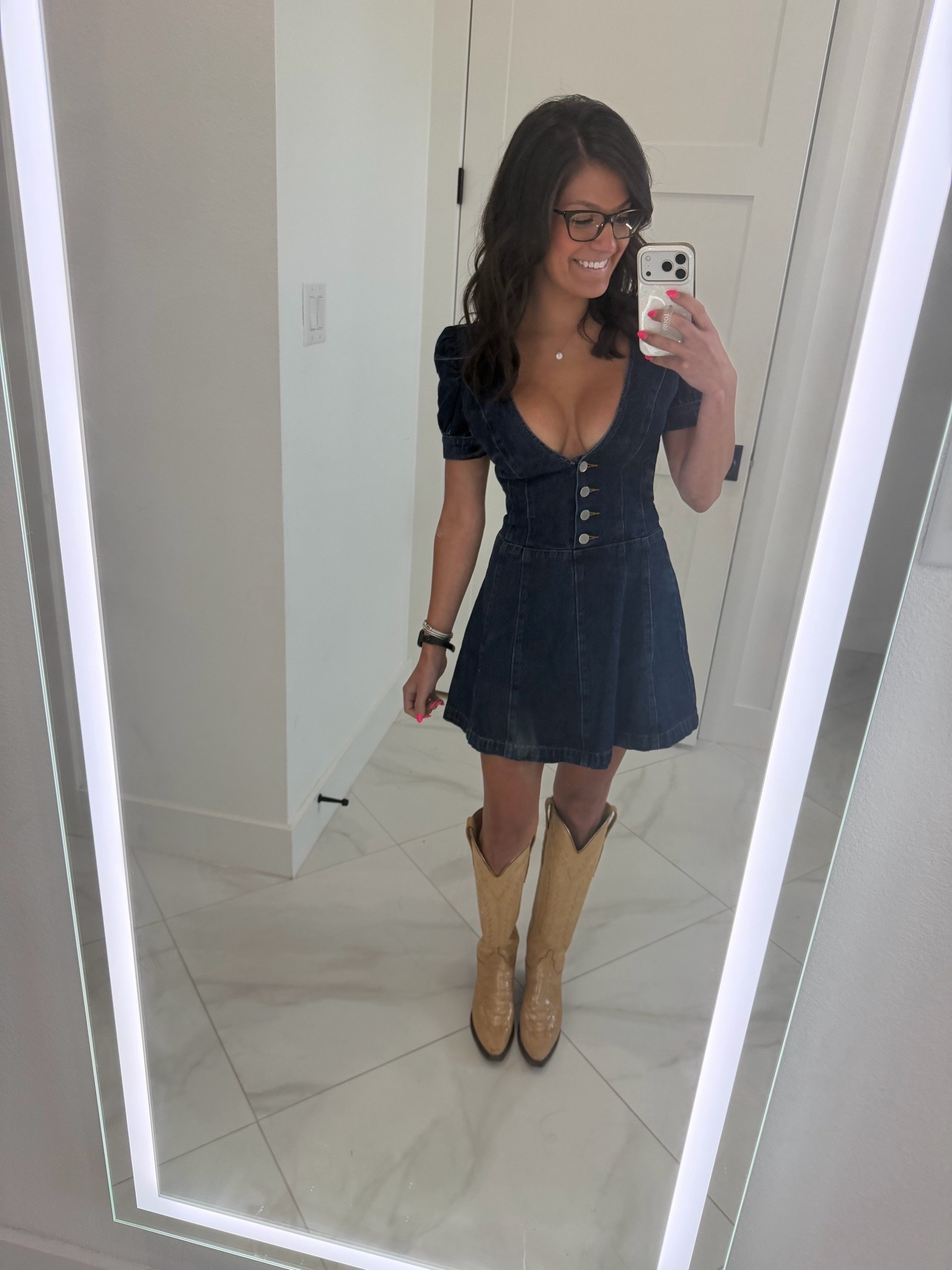 The cutest denim dress paired with @Lucchese Bootmaker 

#denimdress #showpo #datenight #countryconcert

#LTKPetite