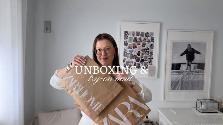 unboxing and try-on haul ✨ @zara @zarahome 

Calças Contento Pérola: Ref. 1126/122/804
Calças Barrel Acetinadas: Ref. 2305/897/712

Unfortunately at the end I delivered both as one pair was to big and the other one to small 🤍

#zara #zarahaul #roadto10k #haulvideo #stylinginspo