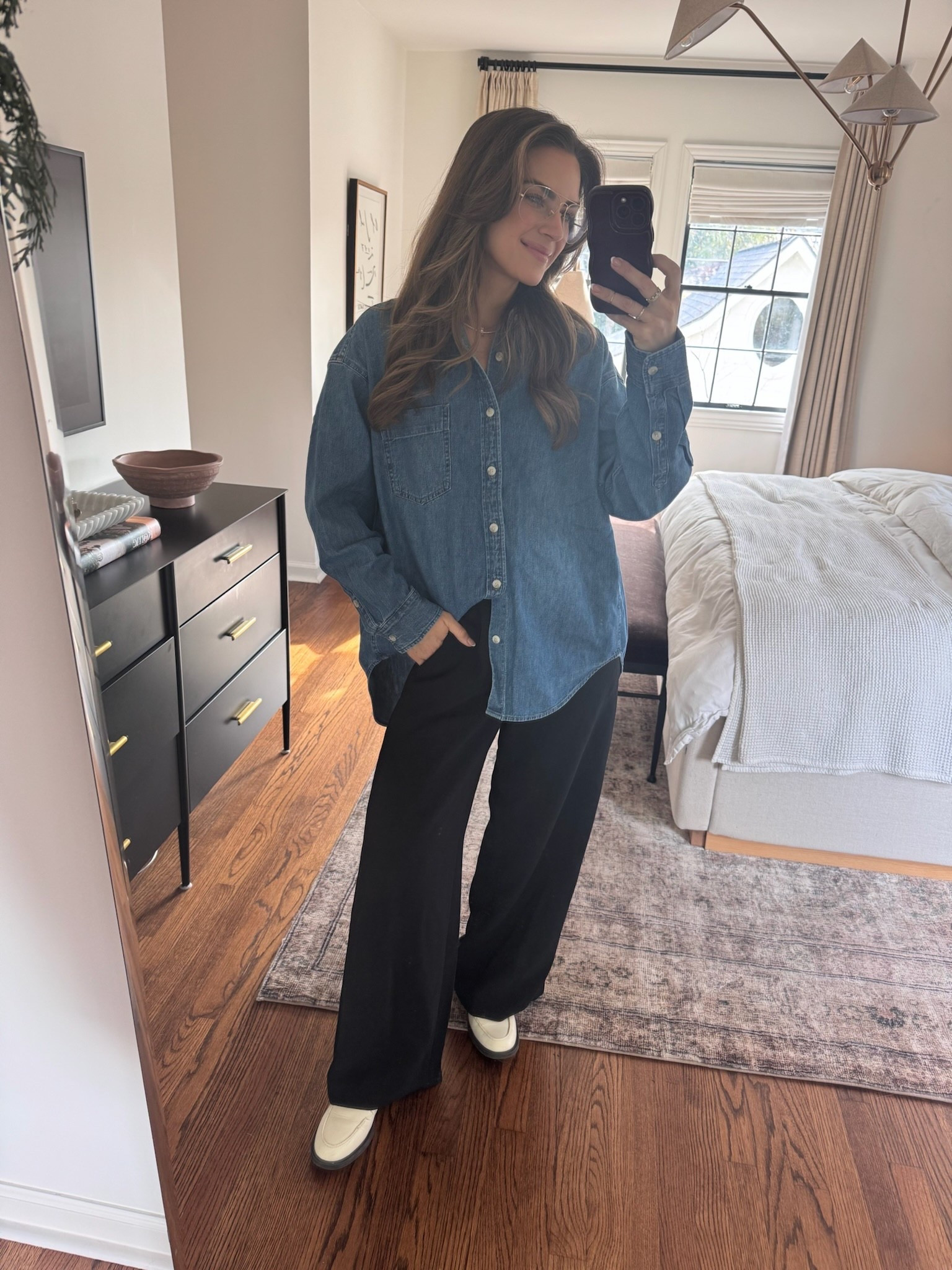 ARITZIA HAUL✨ up to 50% off everything
Pants - small
Denim shirt - small



#LTKSaleAlert #LTKootd #LTKgrwm