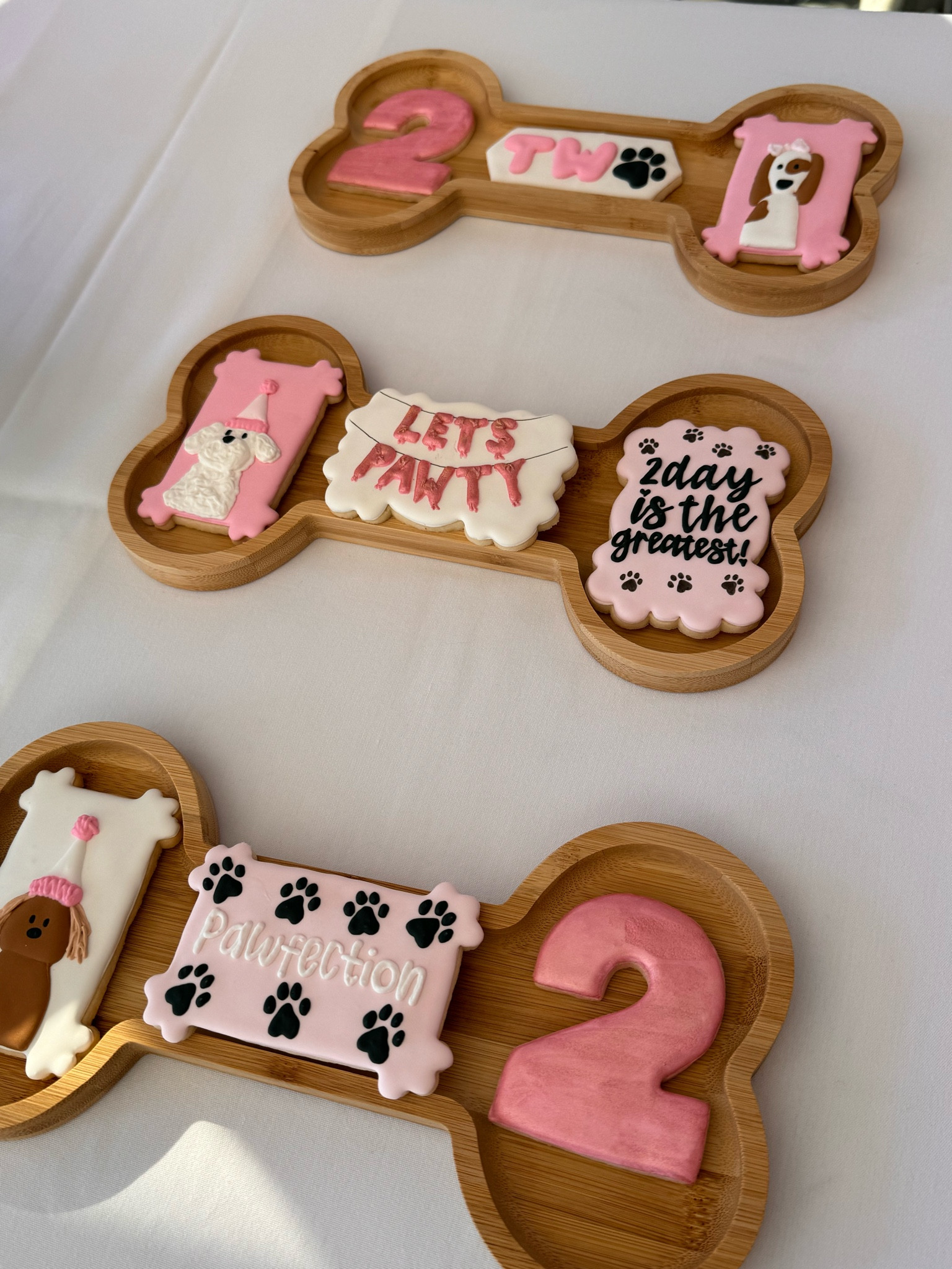Dog bone cookie trays

#LTKparties #LTKfamily #LTKkids