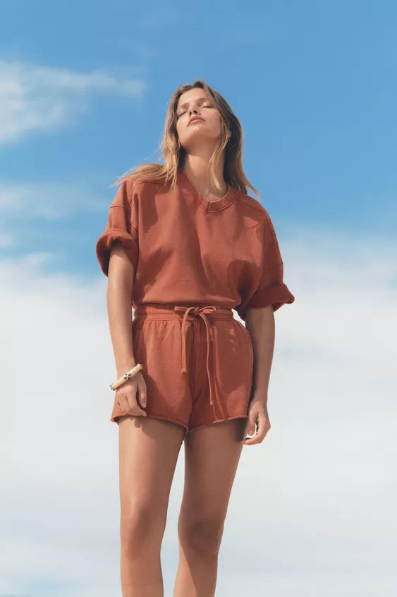 WASHED EFFECT PLUSH SWEATSHIRTRed+3 | Zara US