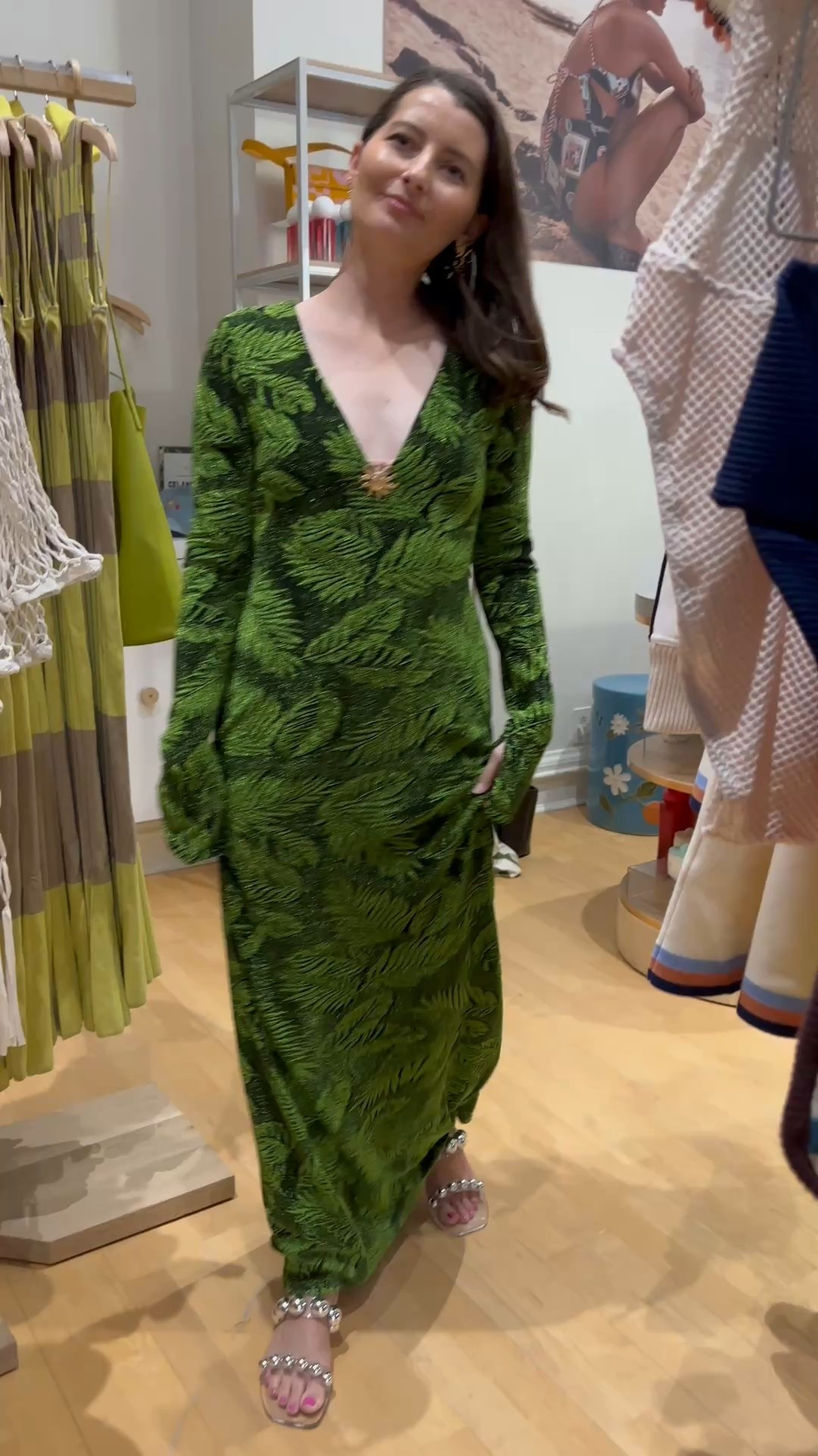 This palm leaf dress is a sexy lil vacation dress! Super comfy too — stretchy & not restrictive. This is the Small. Available in Plus size too.

I like the long sleeves — gives a slight
Boho feel.

Palm print
Banana leaf
show me your mumu
anthropologie




#LTKWatchNow #LTKTravel #LTKFestival
