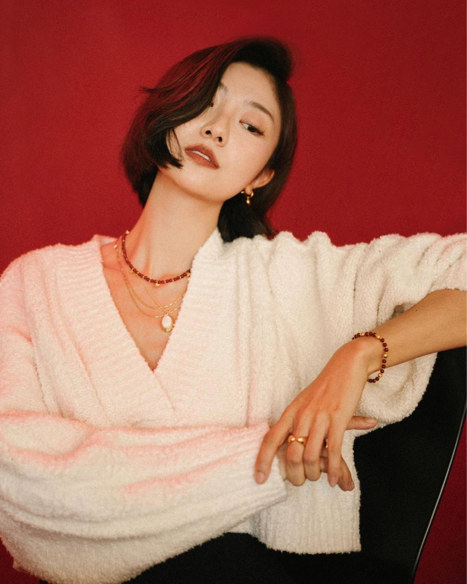 新年如意兔来啦~
Savi X Missoma限定新年系列正式发售咯！
·代表活力、勇气、守护的红玉髓宝石🔴
·写意内敛的月亮和灯笼小金珠时来运转
·12月9日起发售10周

希望这串红色给大家带来好运噢
#LTKchina #LTKasia

#LTKstyletip #LTKGiftGuide #LTKHoliday