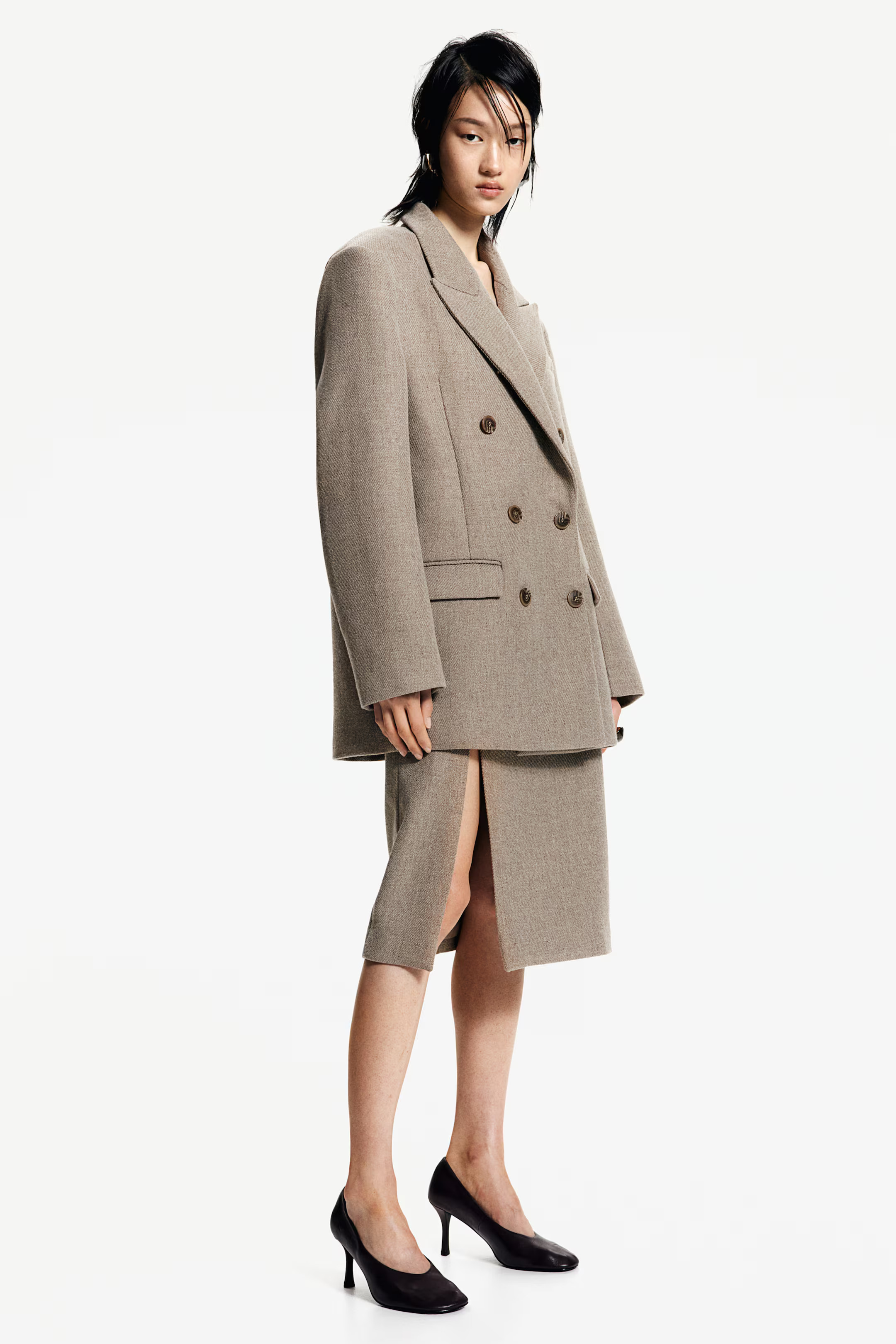 Oversized blazer | H&M (UK, MY, IN, SG, PH, TW, HK)