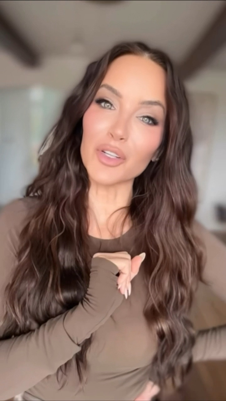 My holiday rule is to gift items people rarely buy for themselves. @NeimanMarcus Black Friday Dollar Off Sale delivers exactly that. Curated my top picks that feel indulgent yet practical. Perfect for sisters, moms, best friends, teachers, and yes yourself too. Act fast, my favorites are selling out! Paid Partnership with @NeimanMarcus
#NeimanMarcusPartner #NeimanMarcus

#LTKHoliday #LTKGiftGuide #LTKCyberWeek