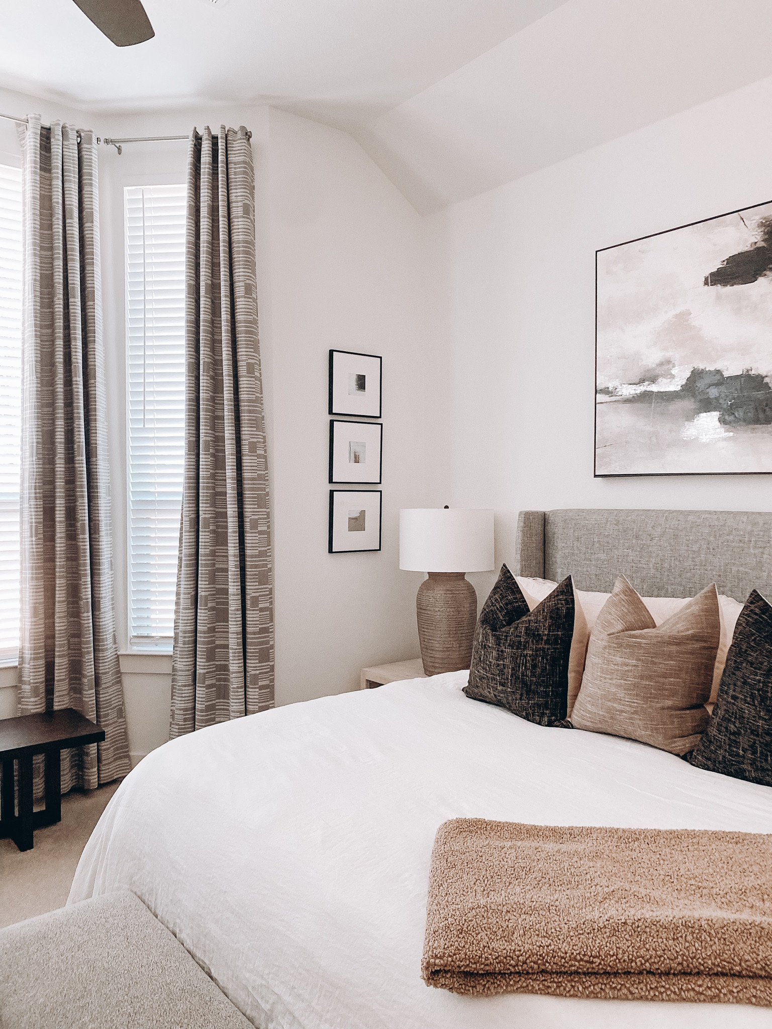 Picture frames from Frameiteasy.com linked! 