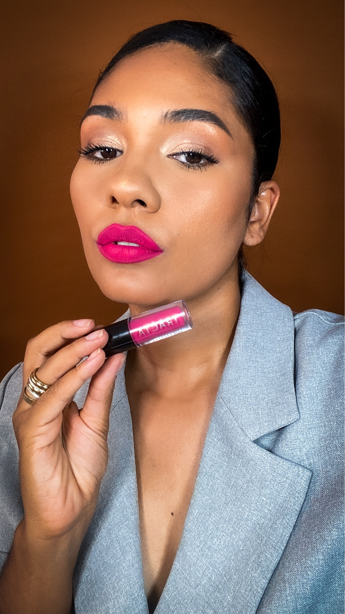 O BATOM PINK DOS SONHOS! Pretty da Tracta 💕🎀

#LTKbrasil #LTKbeauty #LTKsalealert