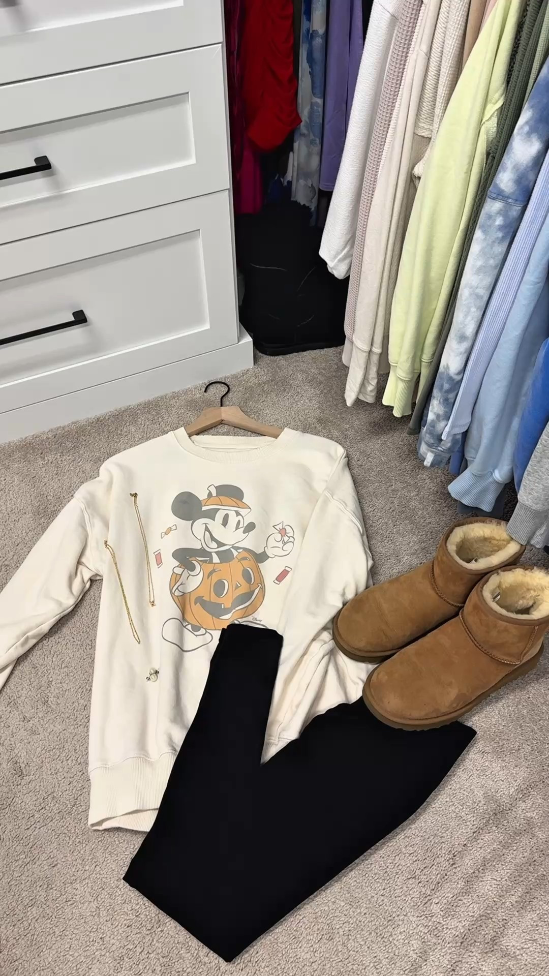 Leggings, UGGS, and the coziest fall crewneck 🍂✨ Easy, comfy, and perfect for everything from coffee runs to weekend errands. ☕️ #FallOOTD #CozyStyle #UGGSeason #CasualChic #AutumnVibes

#LTKSeasonal #LTKU #LTKSaleAlert